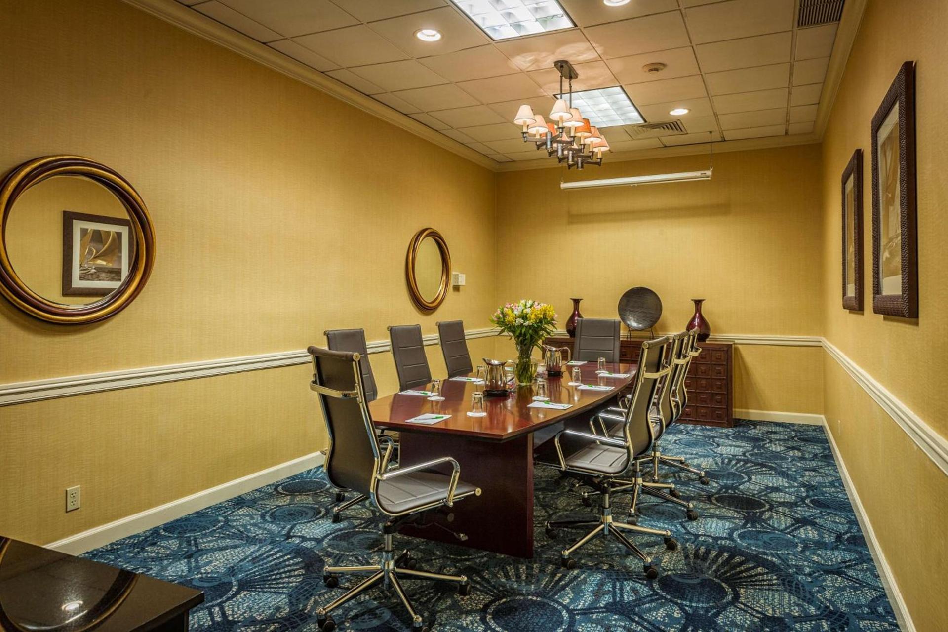 Best Western Plus Strongsville Cleveland photo 8