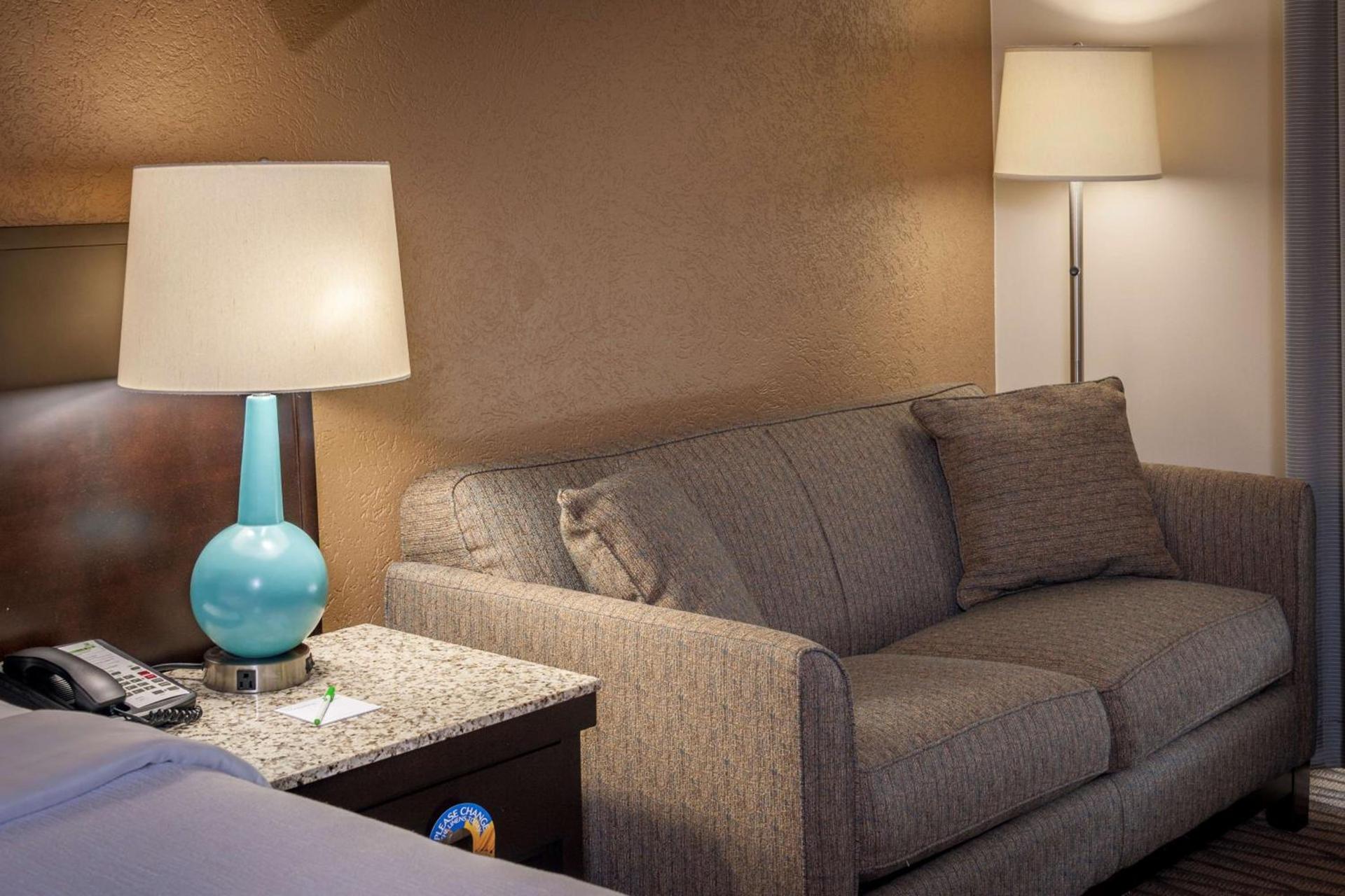 Best Western Plus Strongsville Cleveland photo 23