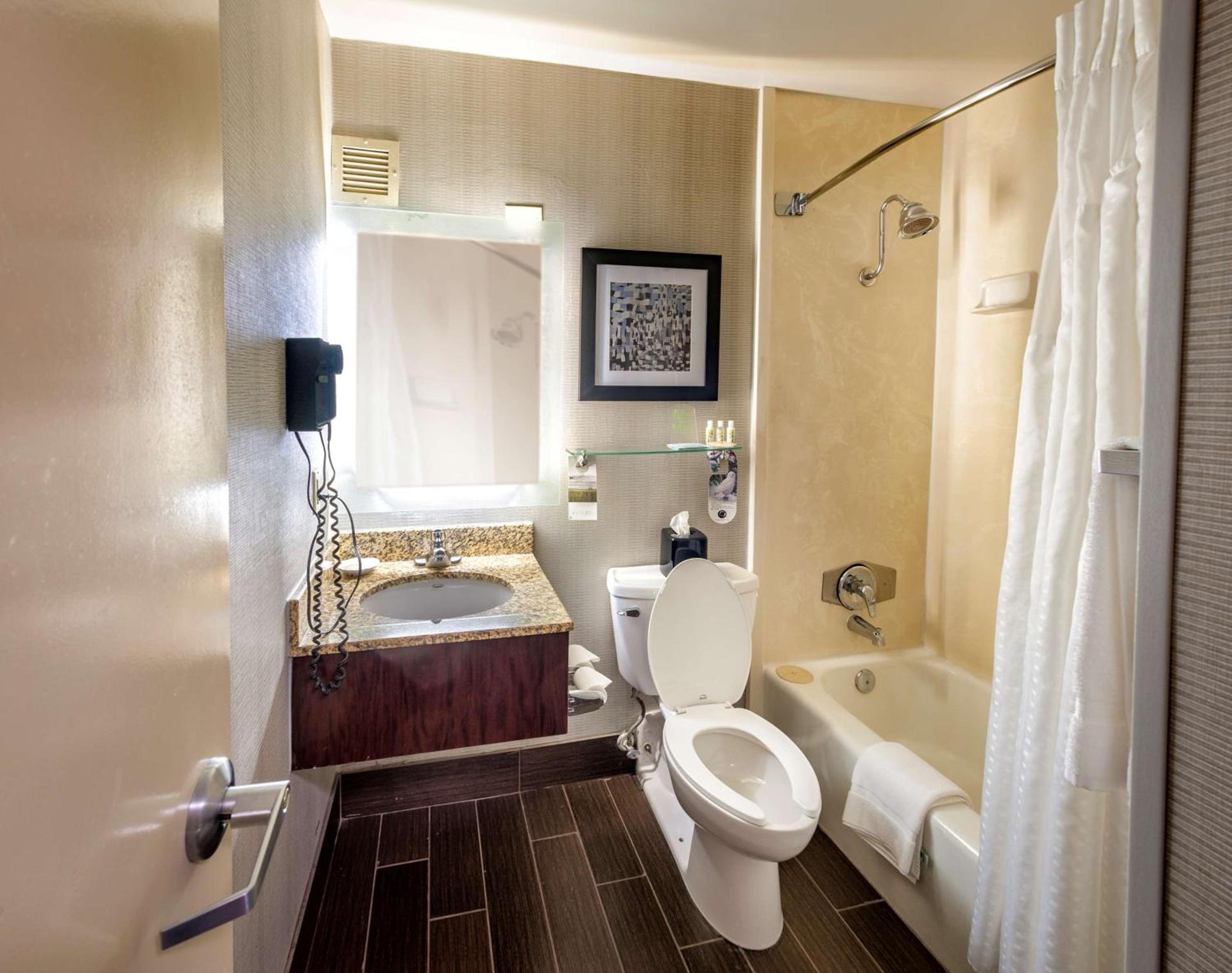 Best Western Plus Strongsville Cleveland photo 20