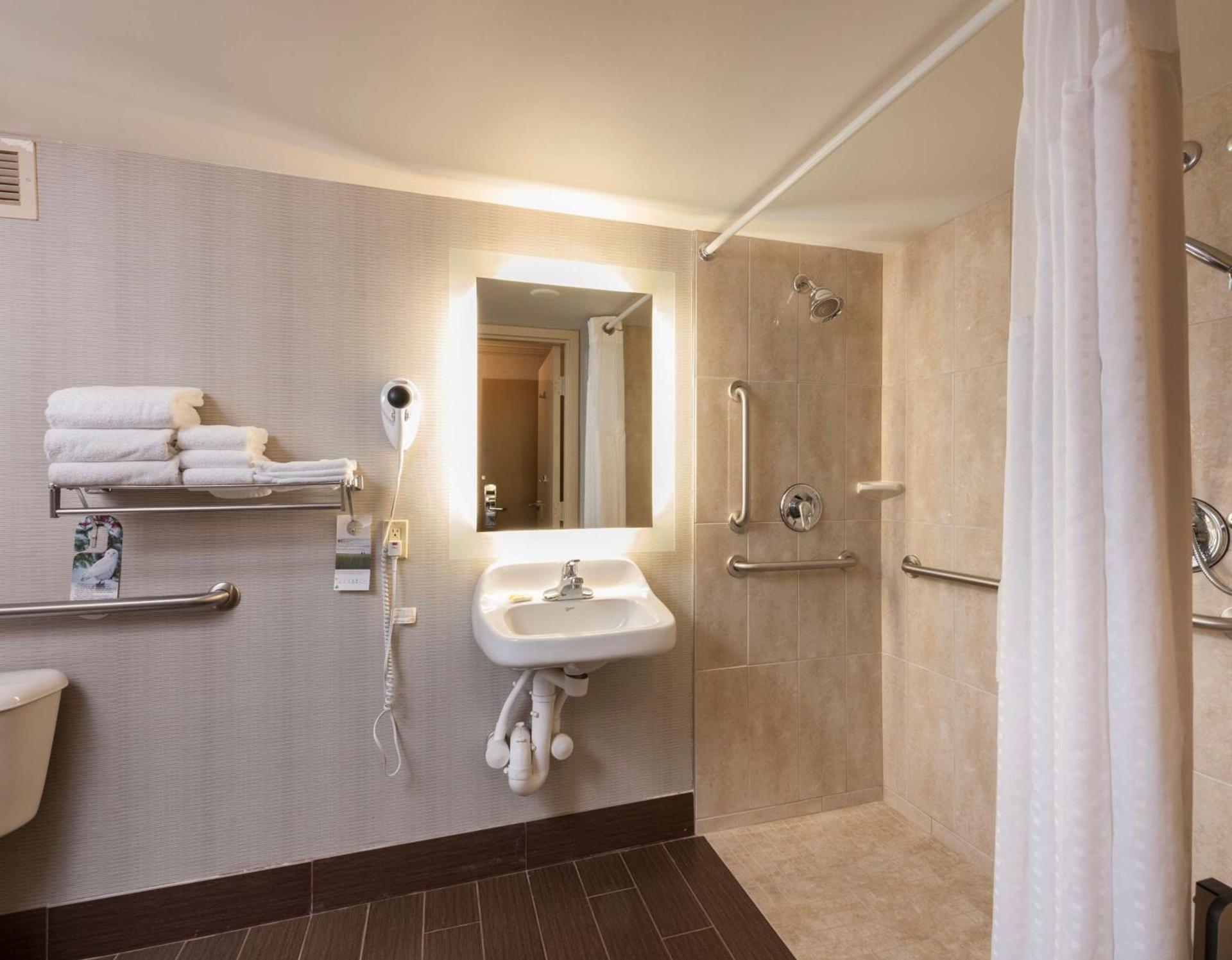 Best Western Plus Strongsville Cleveland photo 22