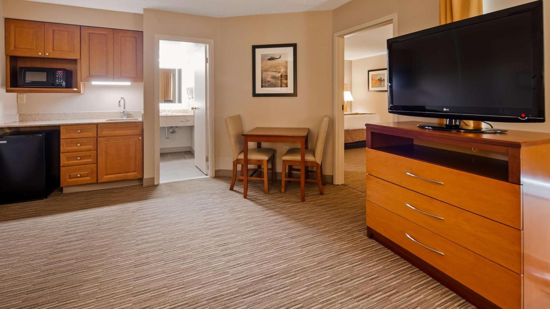 Best Western La Plata Inn photo 11