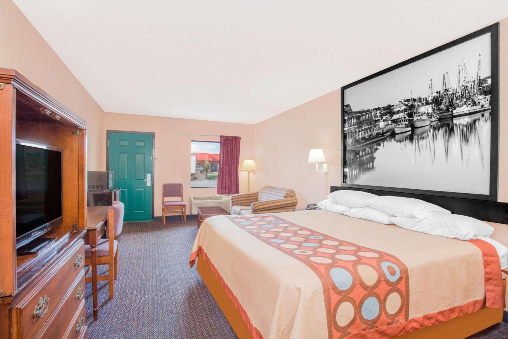 Super 8 by Wyndham Columbia photo 15