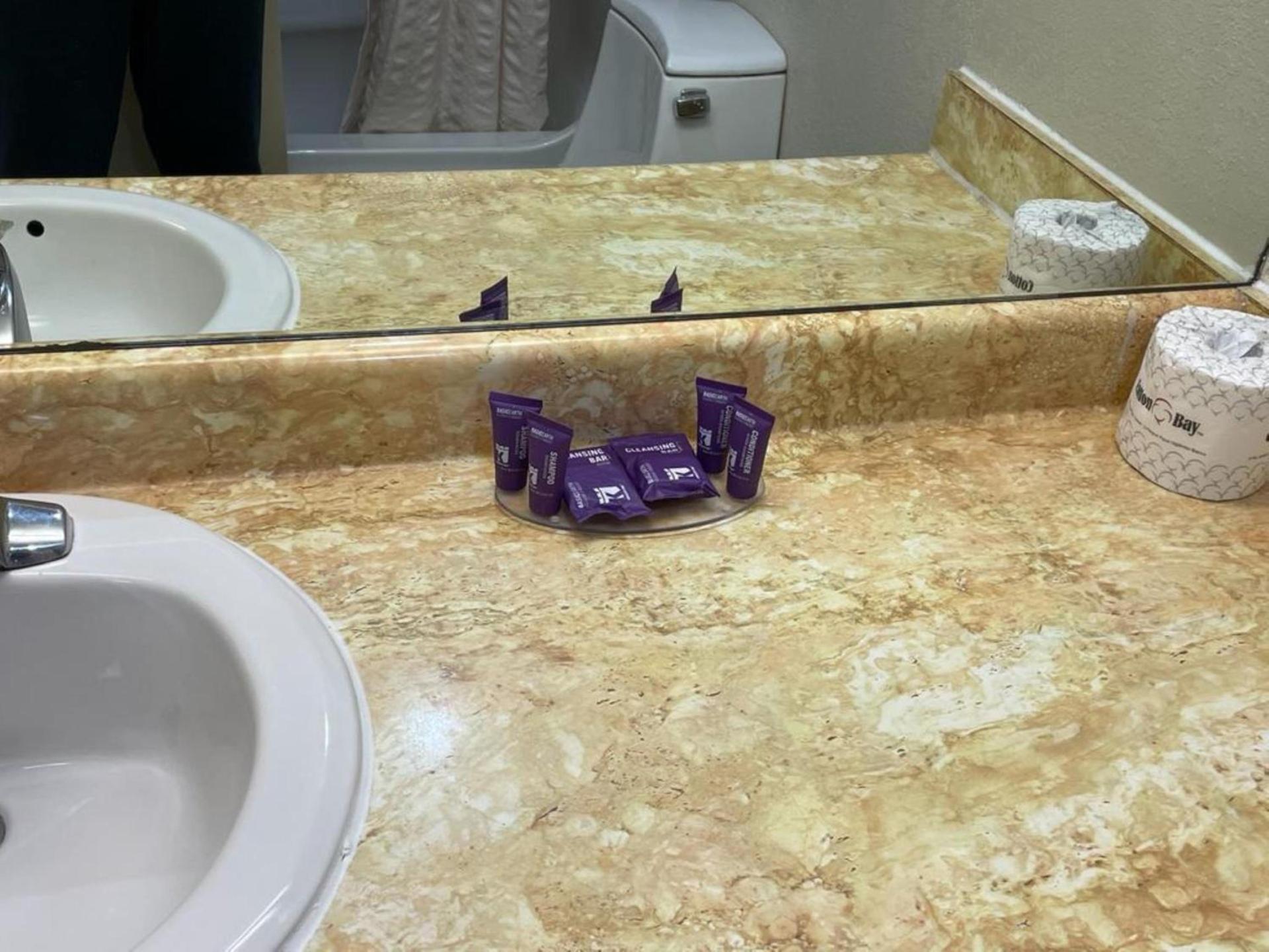 Knights Inn & Suites Emporia photo 37