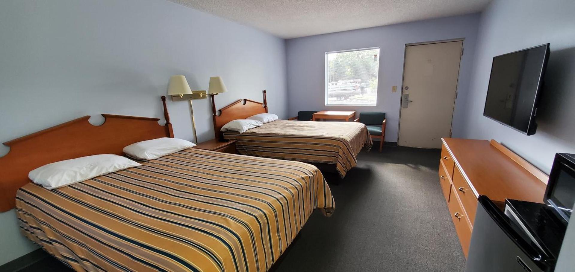Lakeview Inn & Suites Okeechobee photo 9