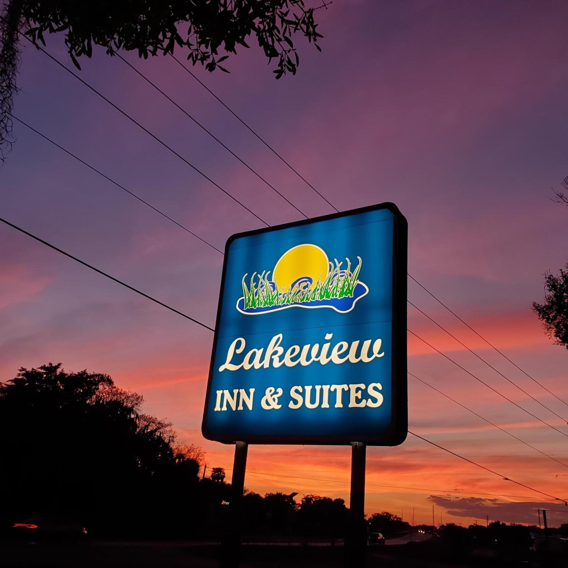 Lakeview Inn & Suites Okeechobee photo 5