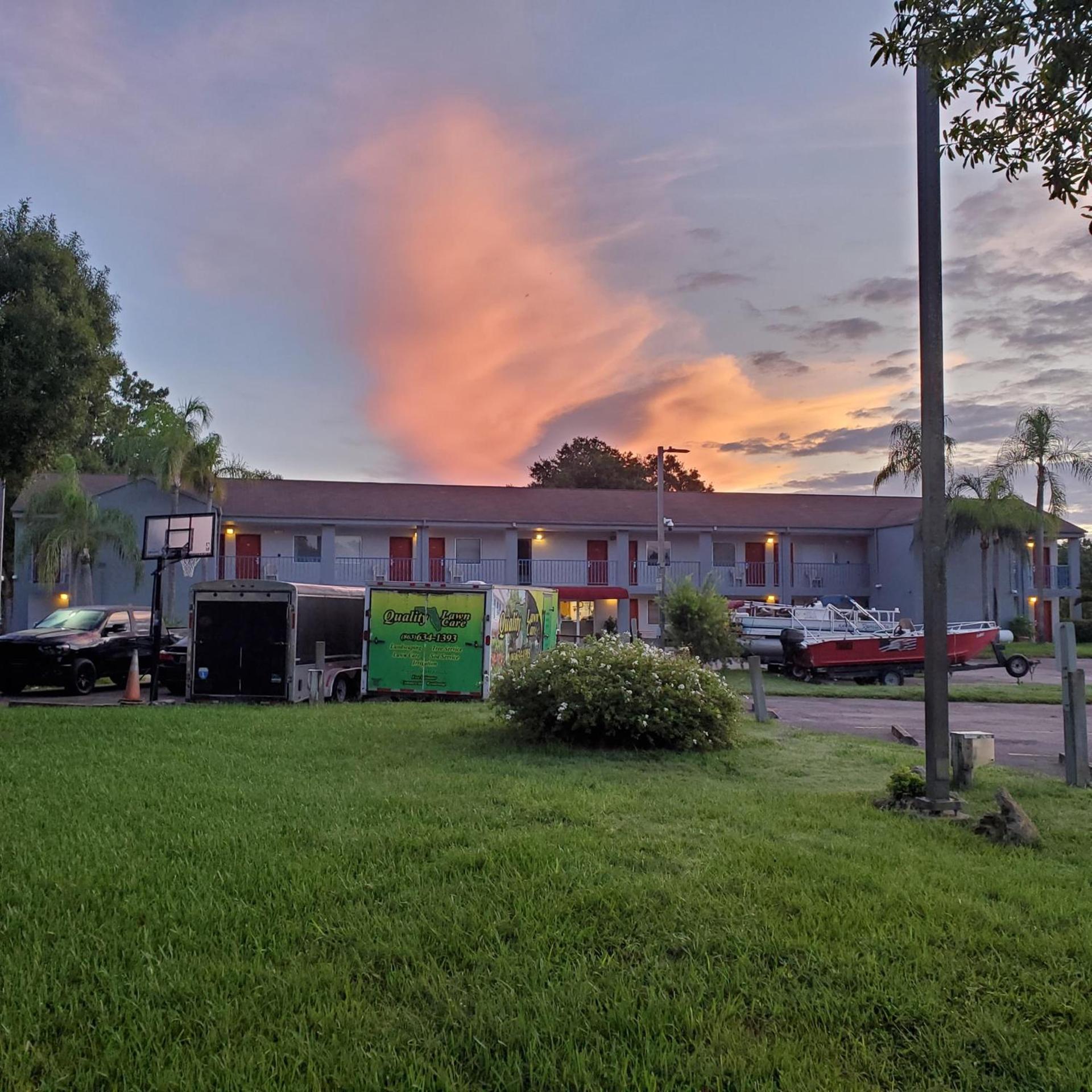 Lakeview Inn & Suites Okeechobee photo 2