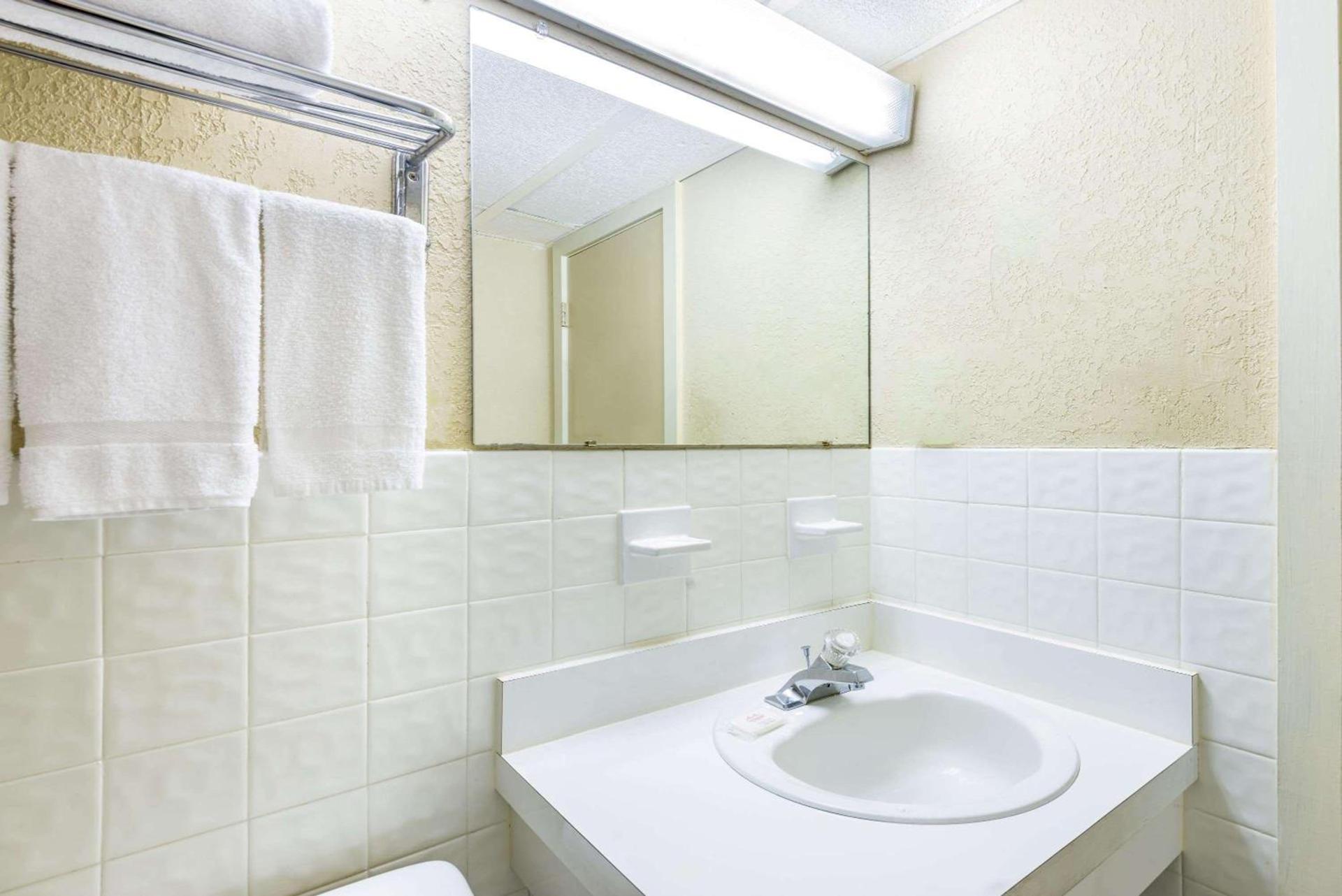 Ramada by Wyndham West Atlantic City photo 10
