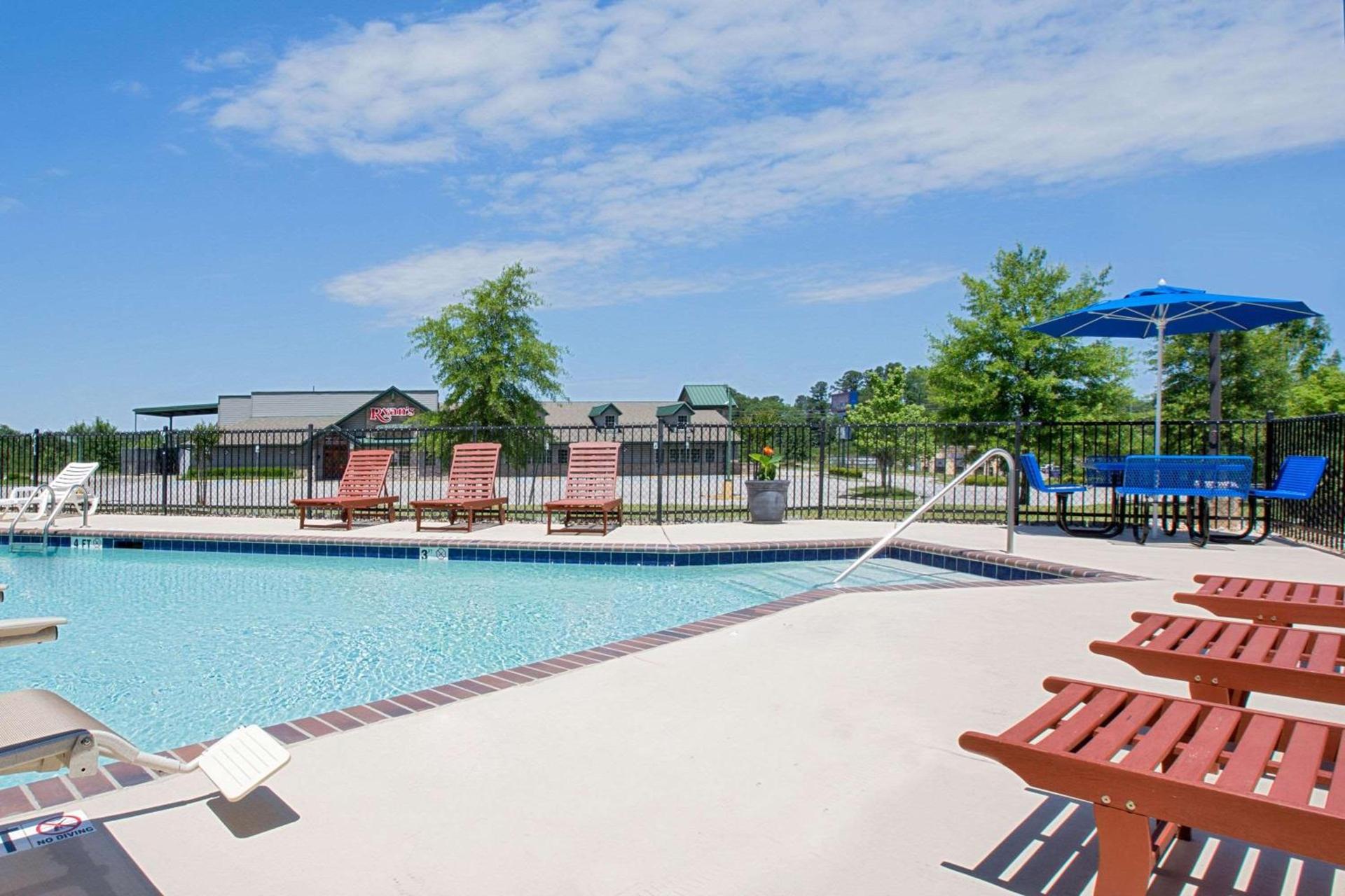 Microtel Inn & Suites by Wyndham Gardendale - Birmingham North photo 4