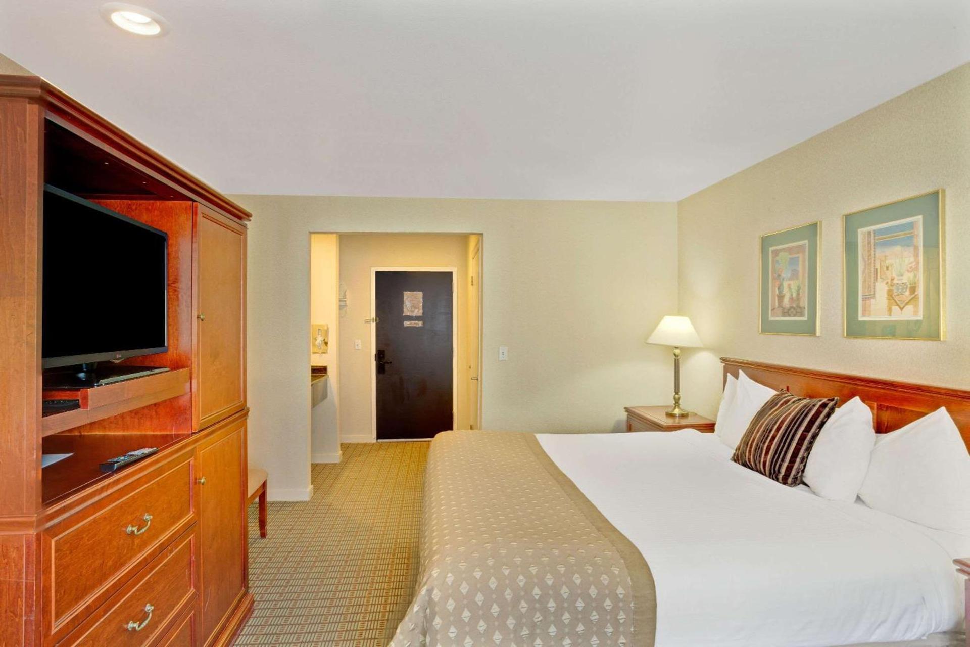 Ramada by Wyndham Draper, Utah photo 6