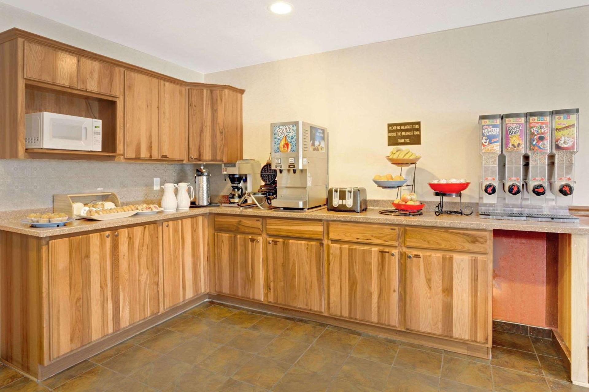 Ramada by Wyndham Draper, Utah photo 15