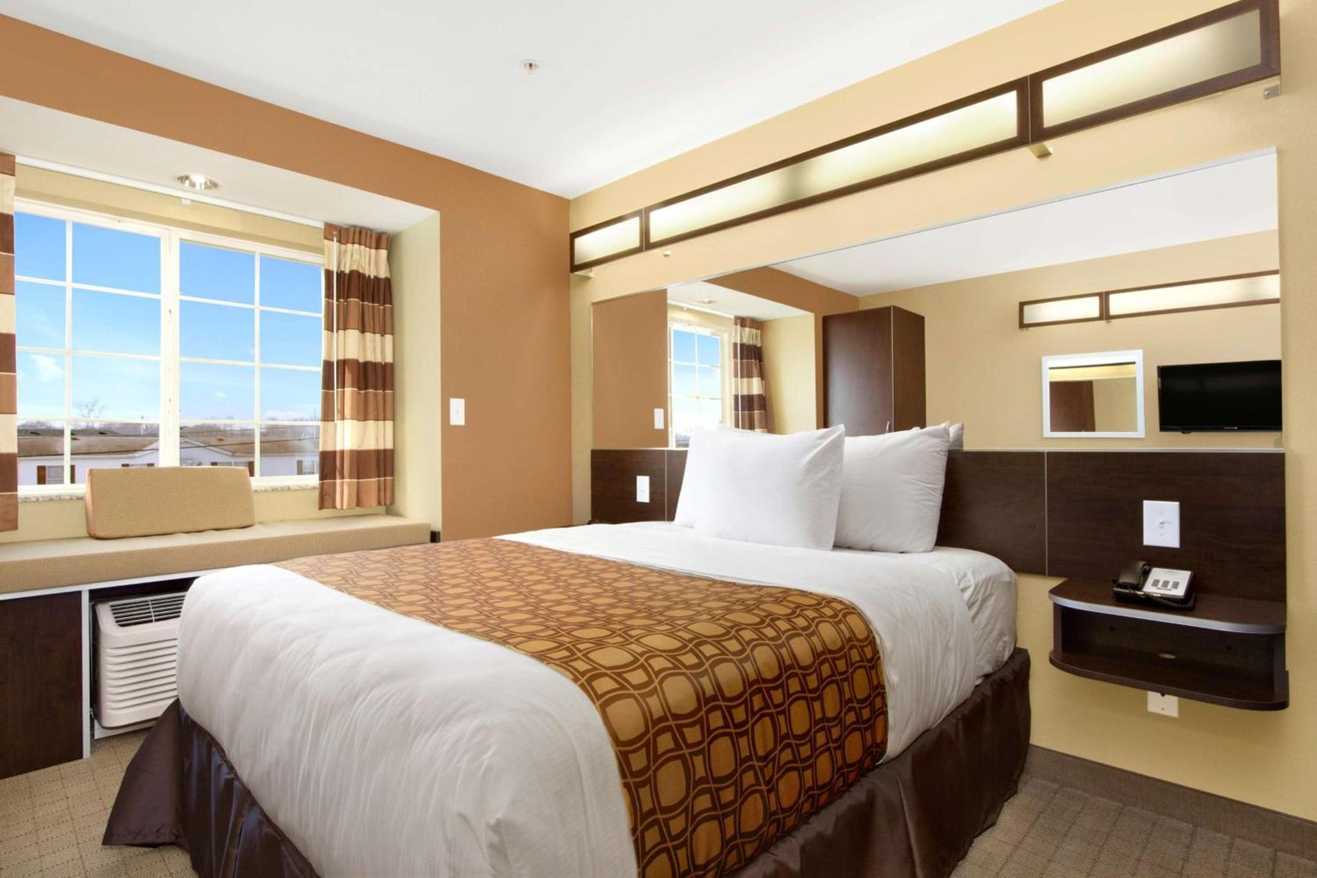 Microtel Inn & Suites by Wyndham photo 8