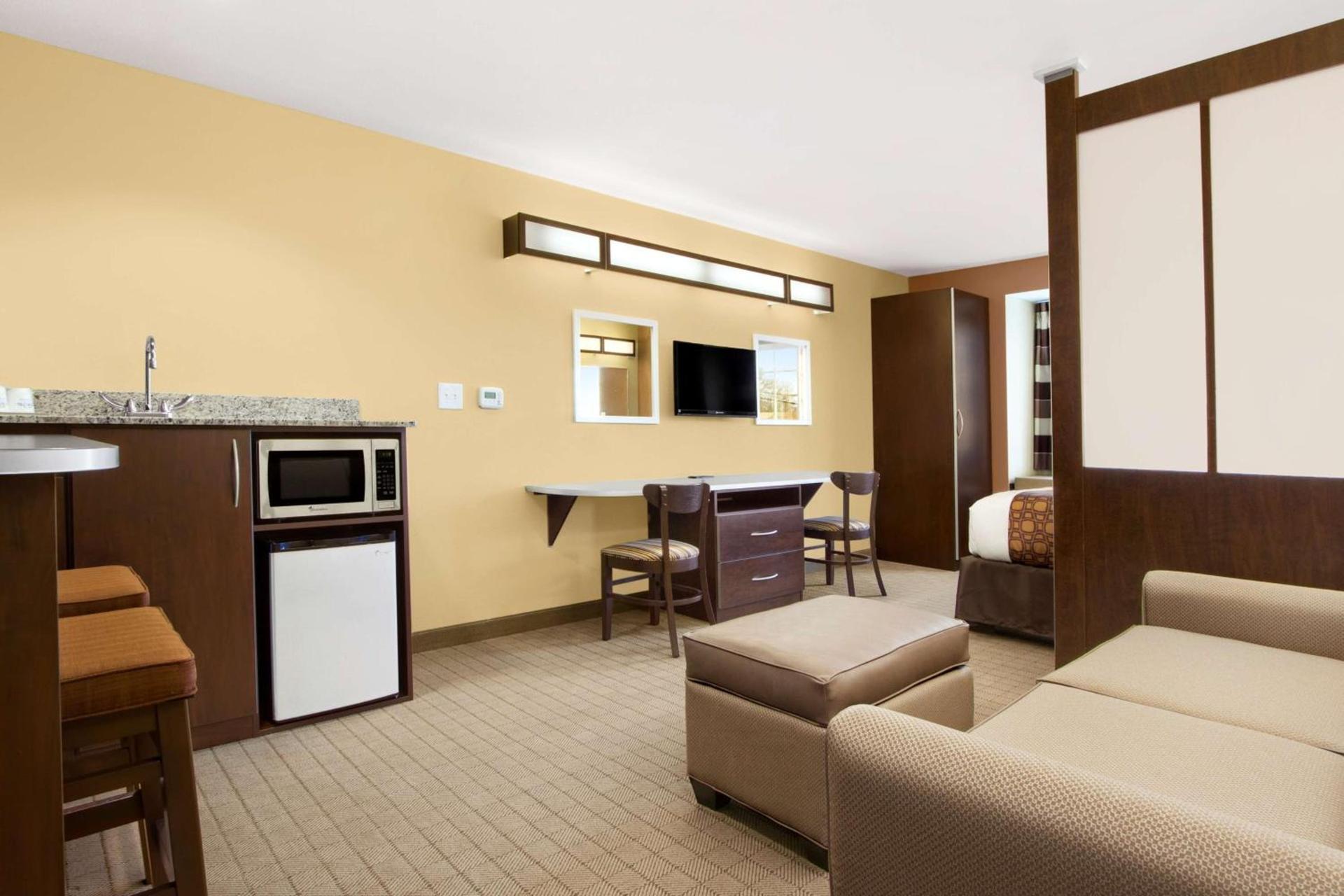 Microtel Inn & Suites by Wyndham photo 9