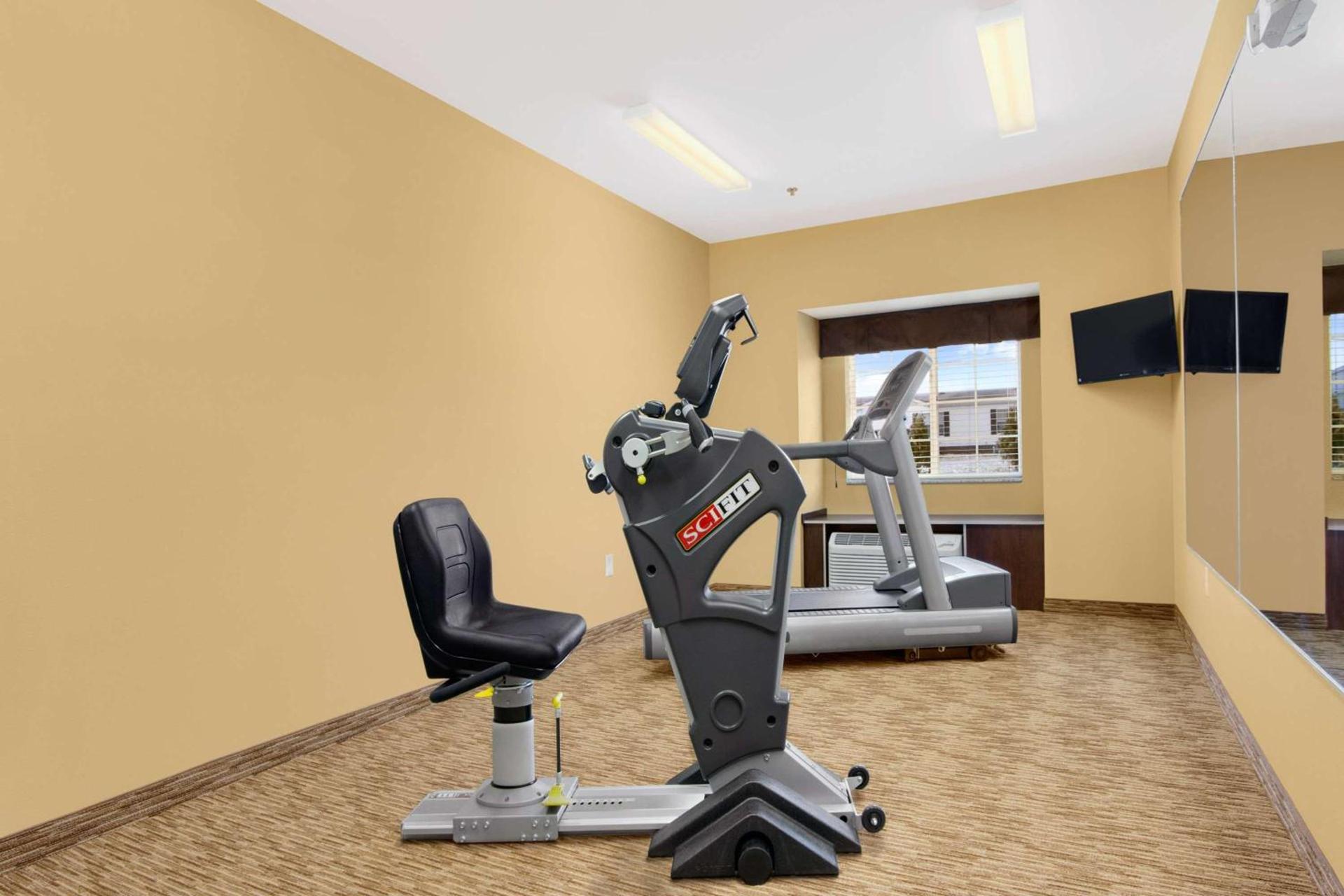 Microtel Inn & Suites by Wyndham photo 11