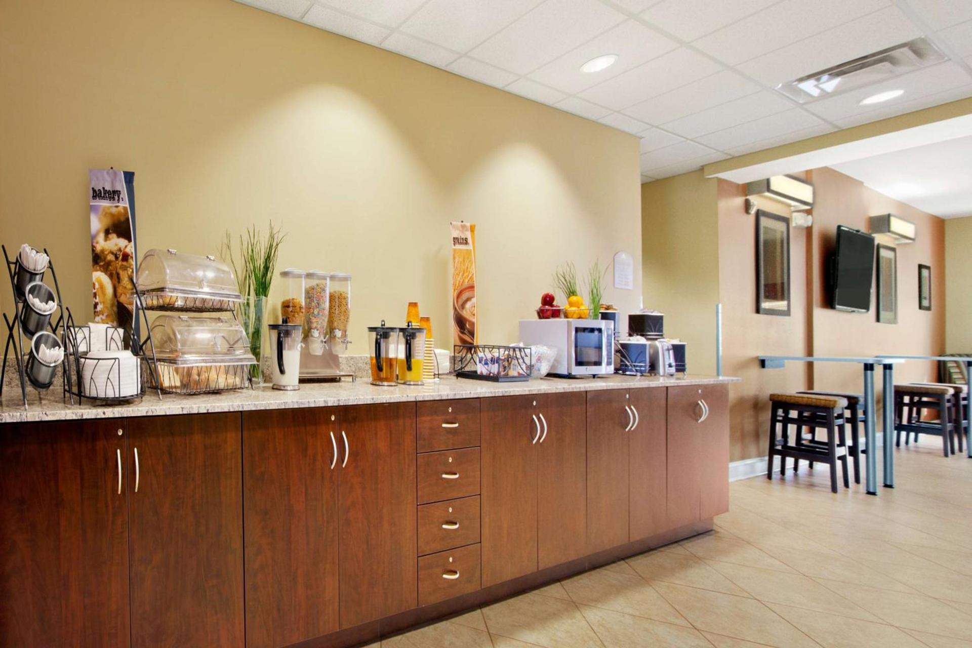 Microtel Inn & Suites by Wyndham photo 12