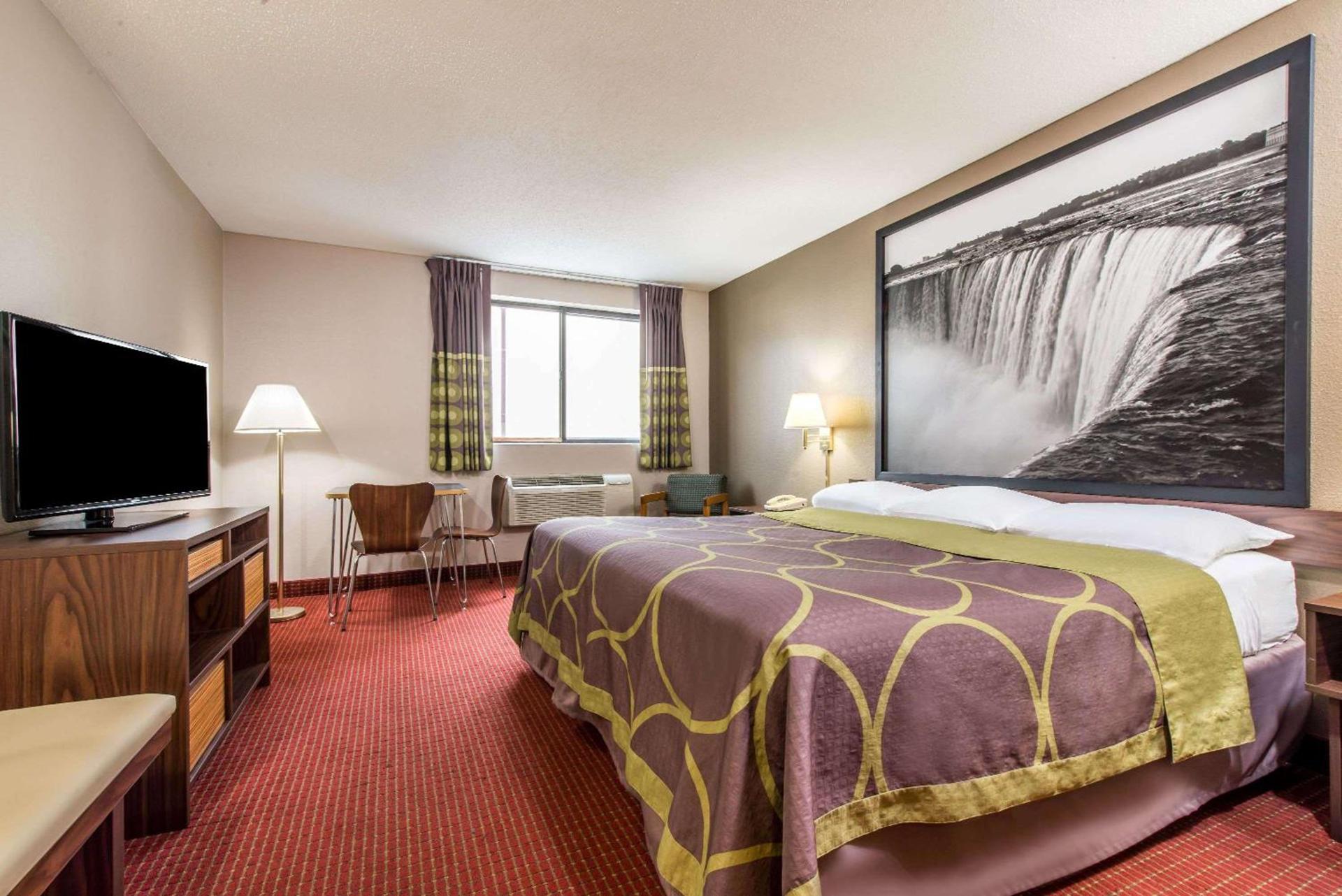 Super 8 by Wyndham Niagara Falls photo 13