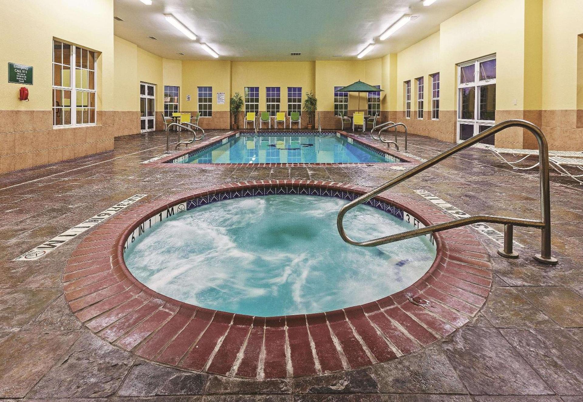 La Quinta by Wyndham Eastland photo 8
