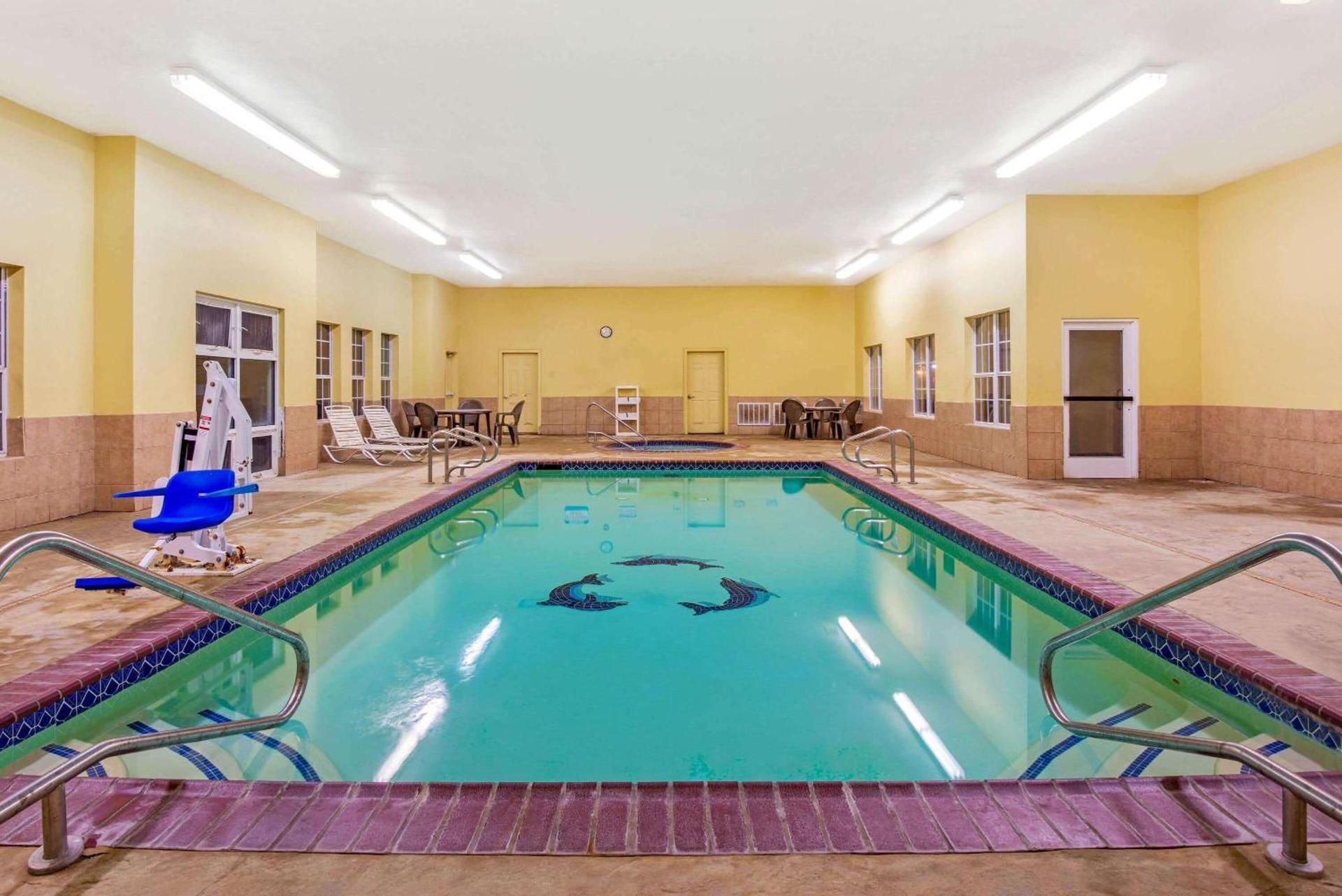 La Quinta by Wyndham Eastland photo 10