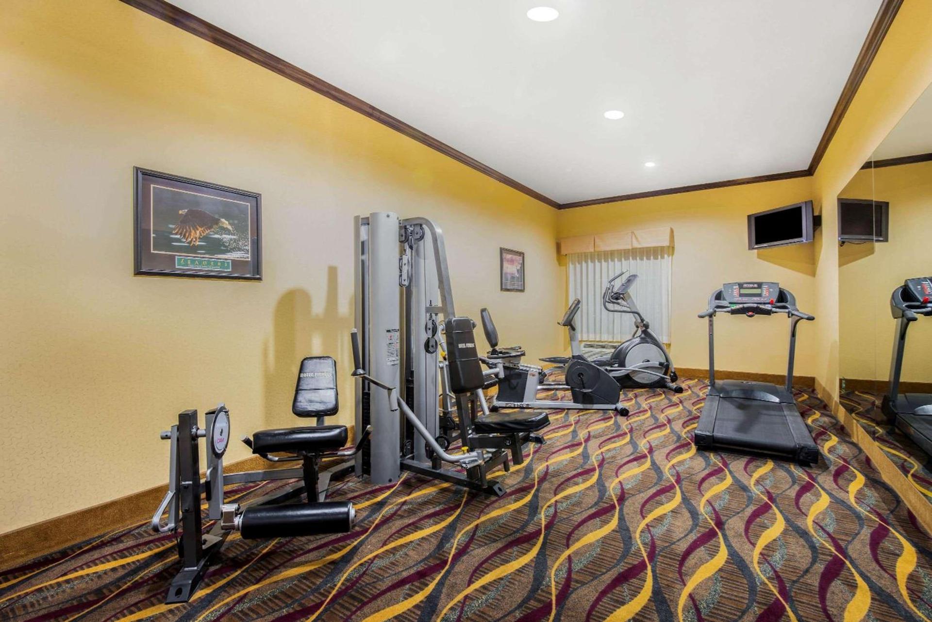 La Quinta by Wyndham Eastland photo 11