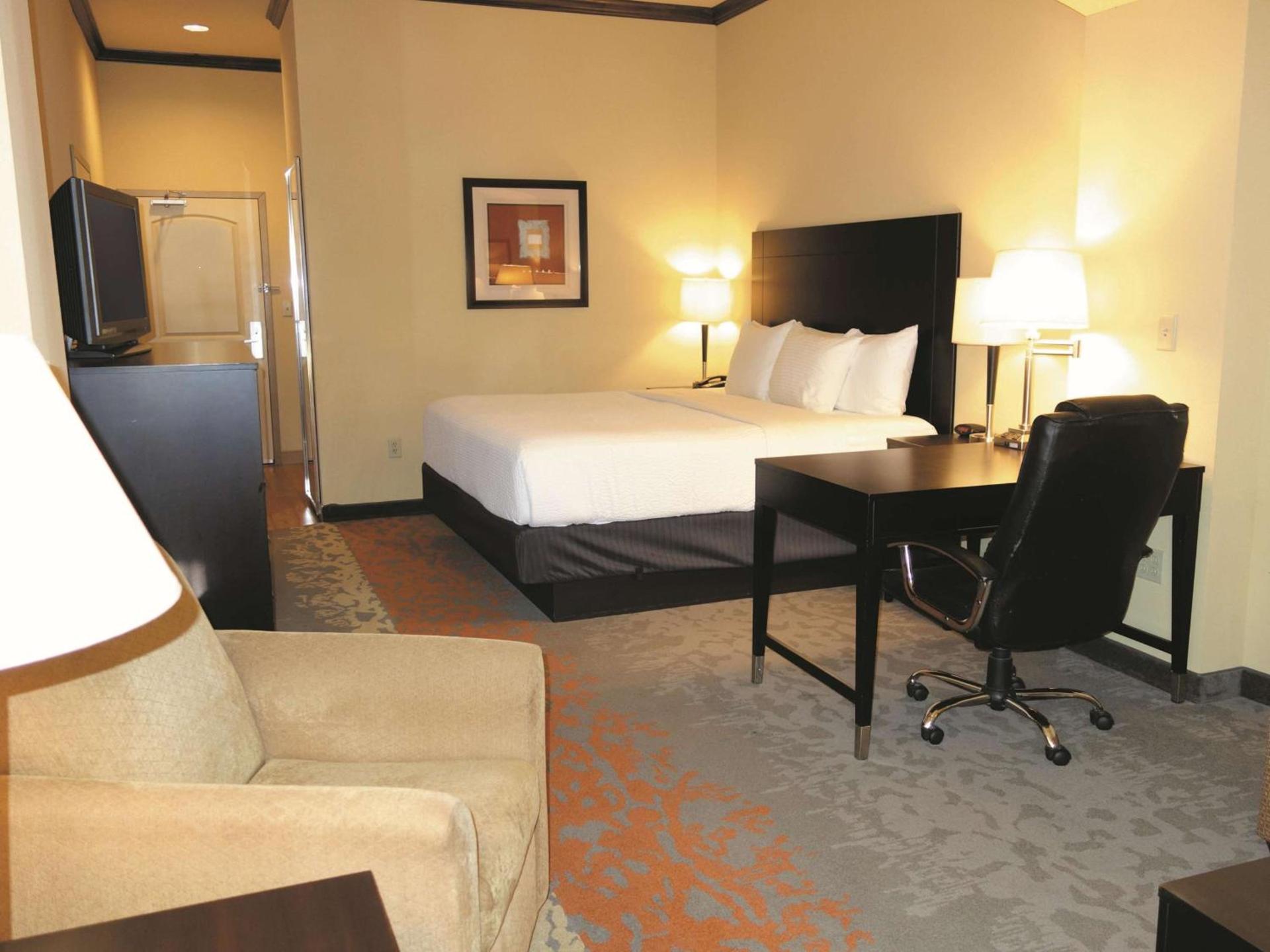 La Quinta by Wyndham Eastland photo 12
