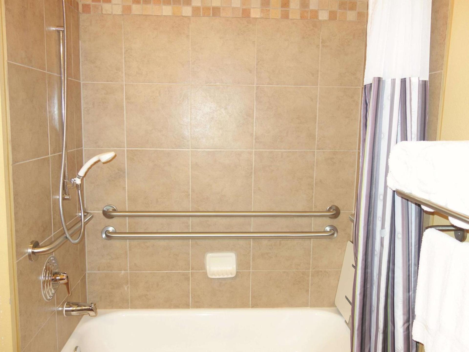 La Quinta by Wyndham Eastland photo 13