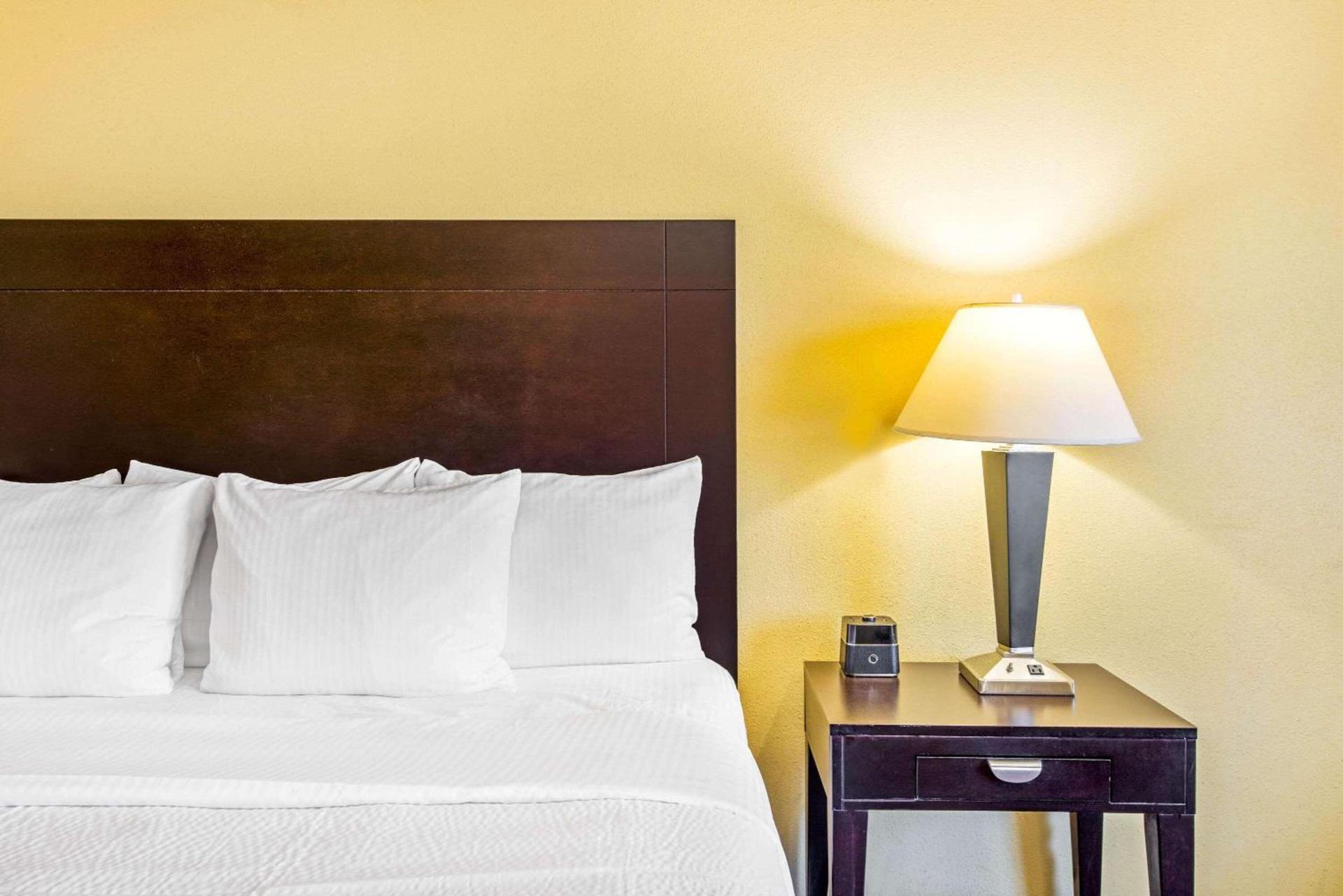 La Quinta by Wyndham Eastland photo 25