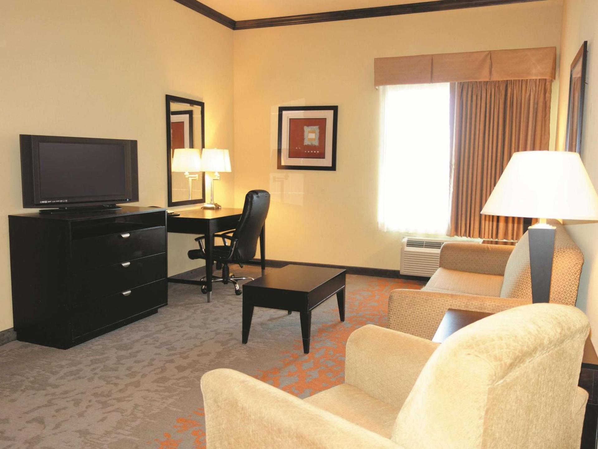 La Quinta by Wyndham Eastland photo 39