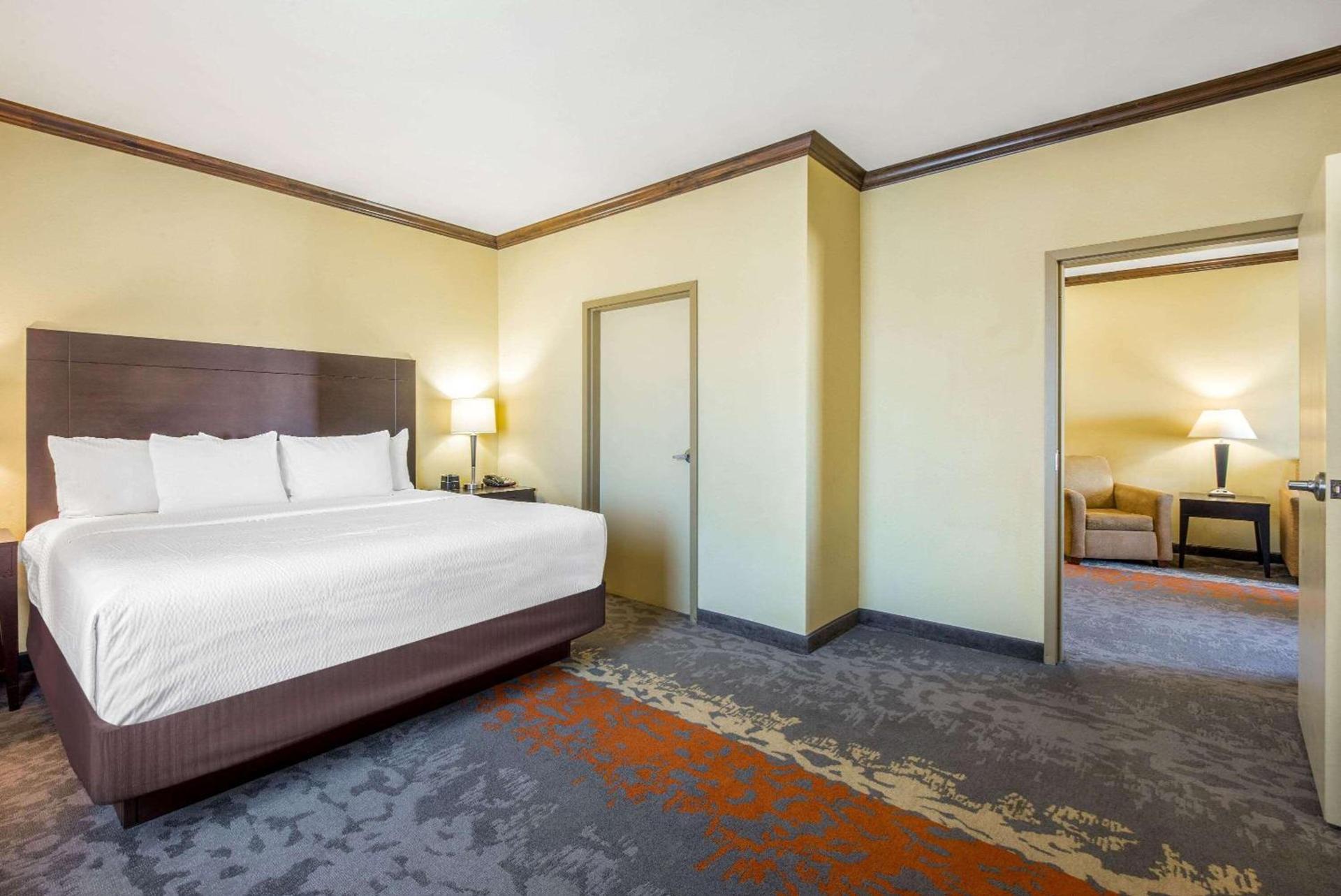 La Quinta by Wyndham Eastland photo 43