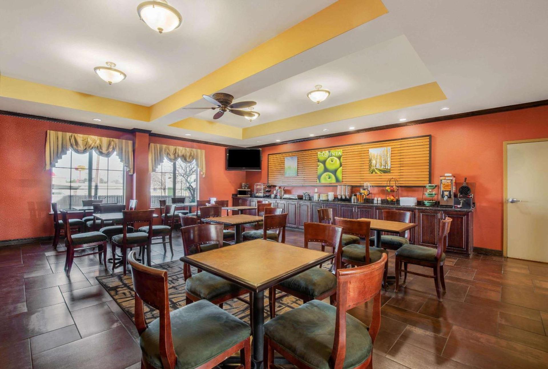 La Quinta by Wyndham Eastland photo 55