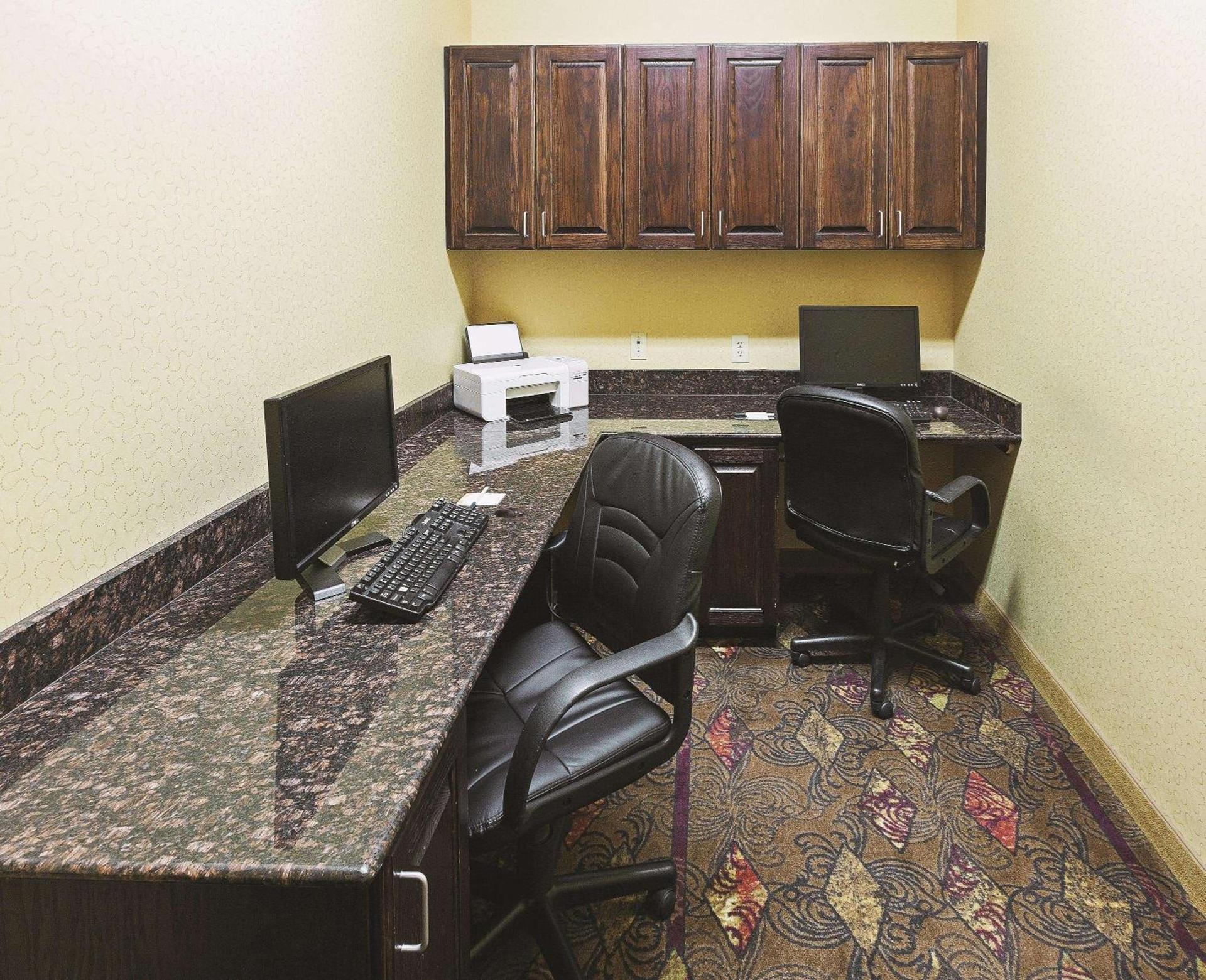 La Quinta by Wyndham Eastland photo 58