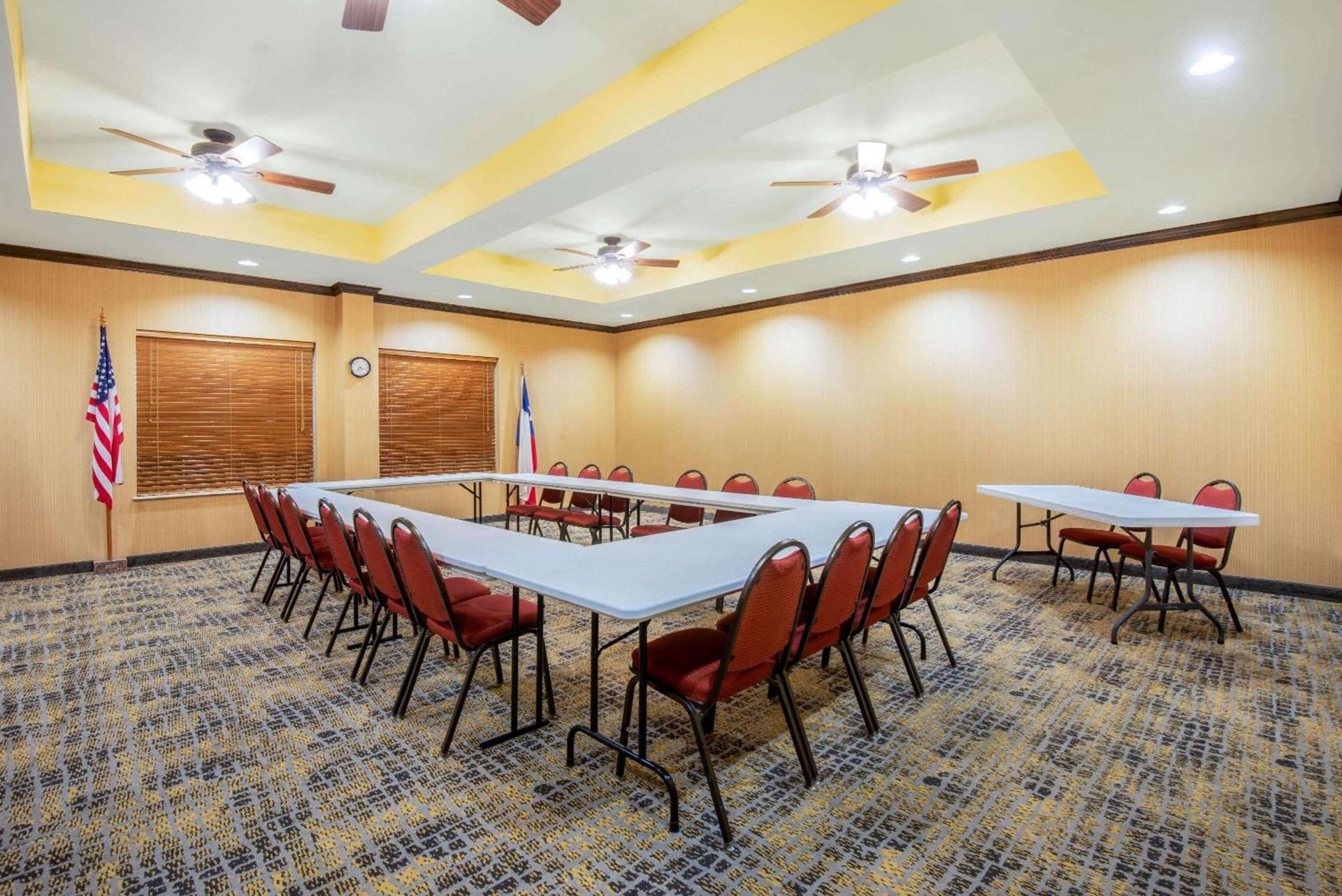 La Quinta by Wyndham Eastland photo 47