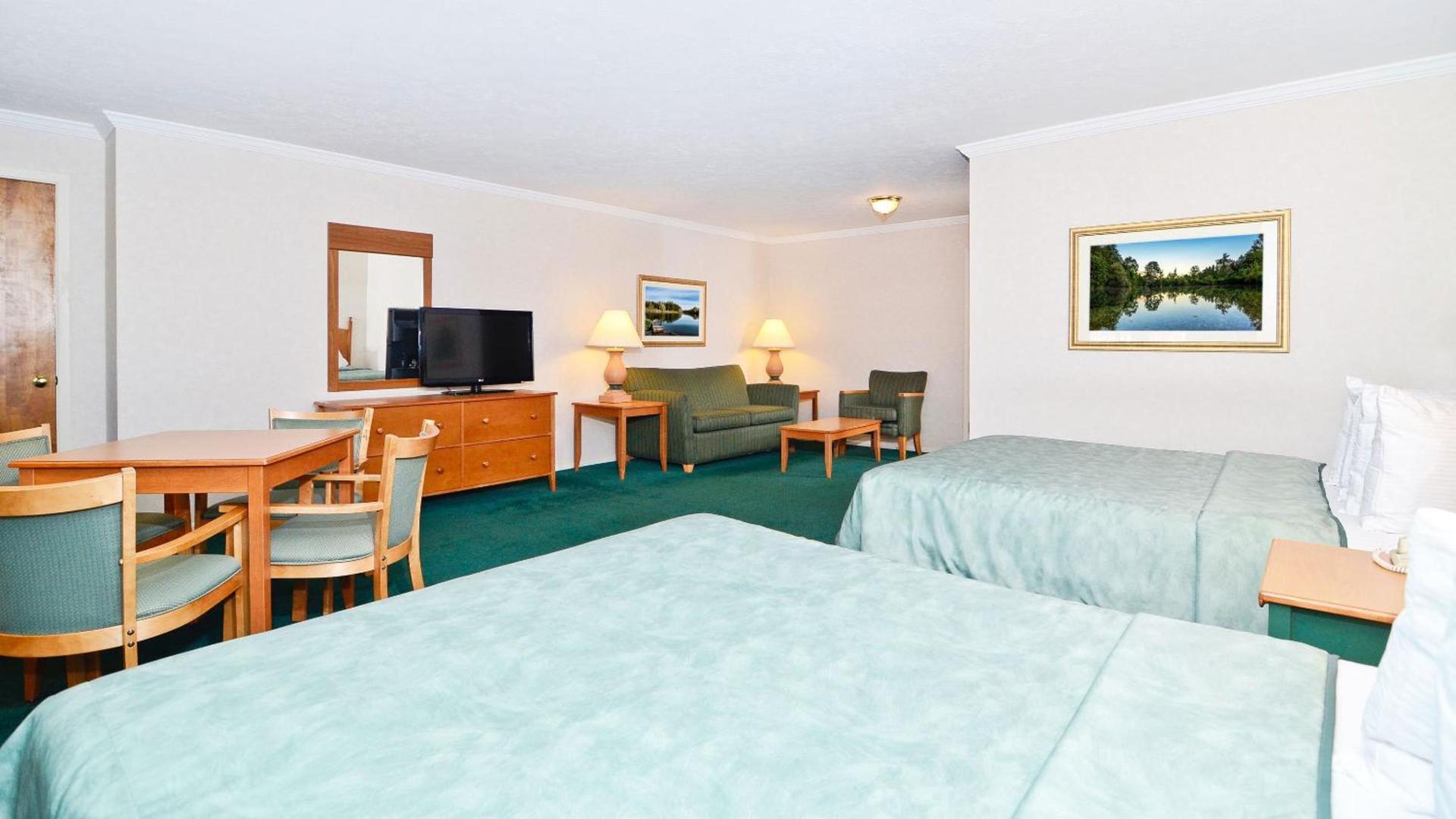 Magnuson Grand Pioneer Inn and Suites photo 33