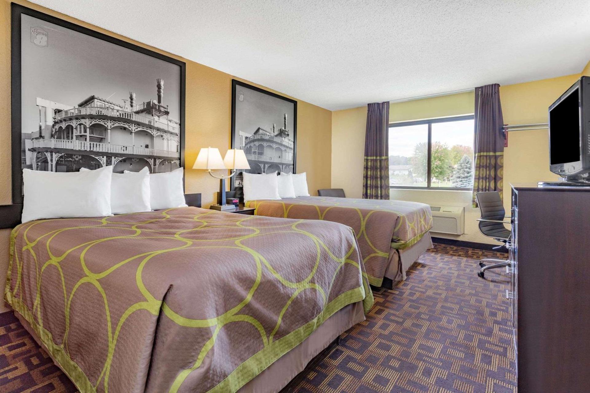 Super 8 by Wyndham Decorah photo 10