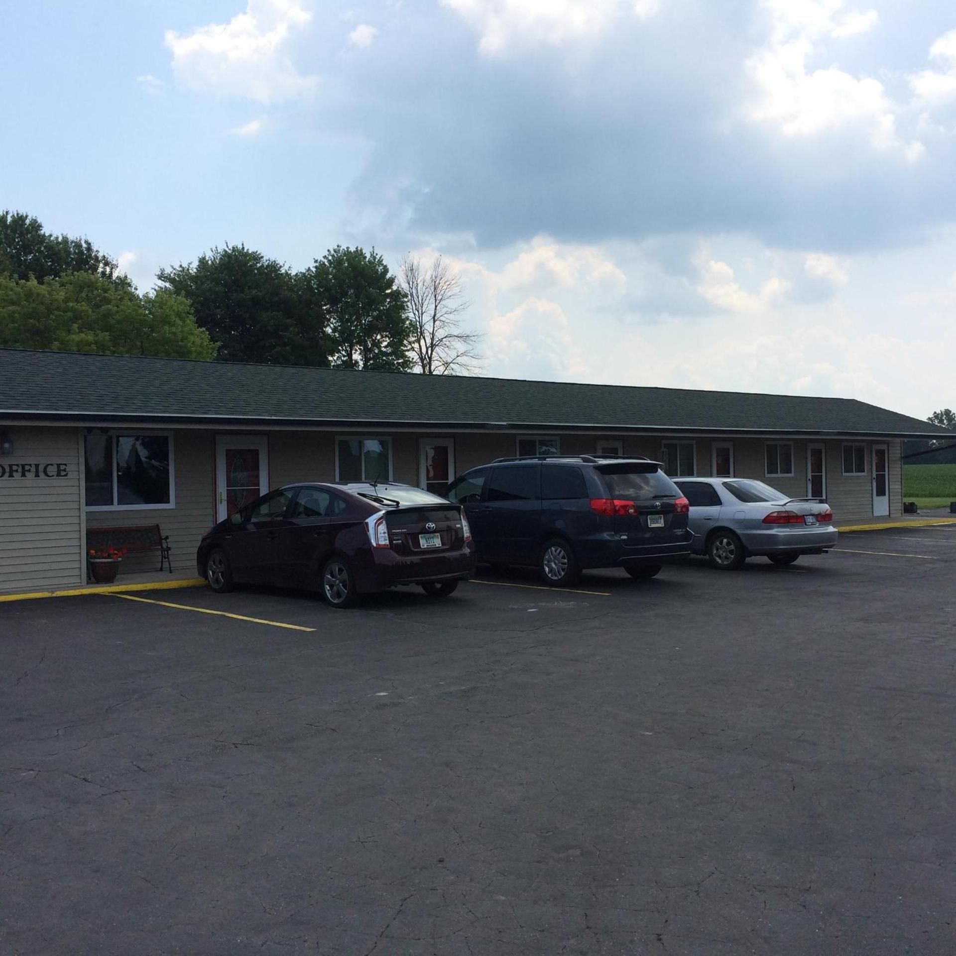 Relax Inn - Saginaw photo 7