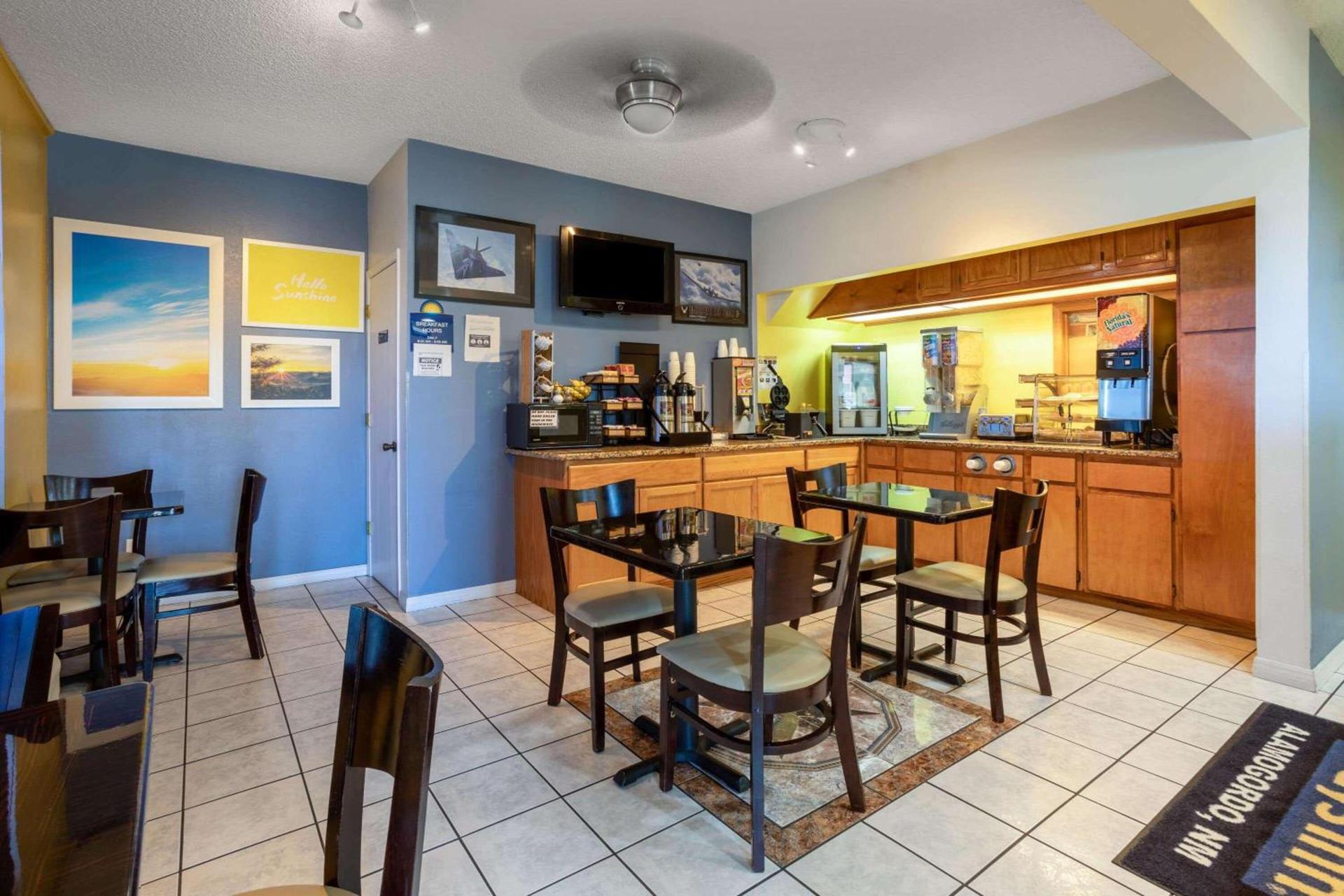 Days Inn by Wyndham Alamogordo White Sands photo 6