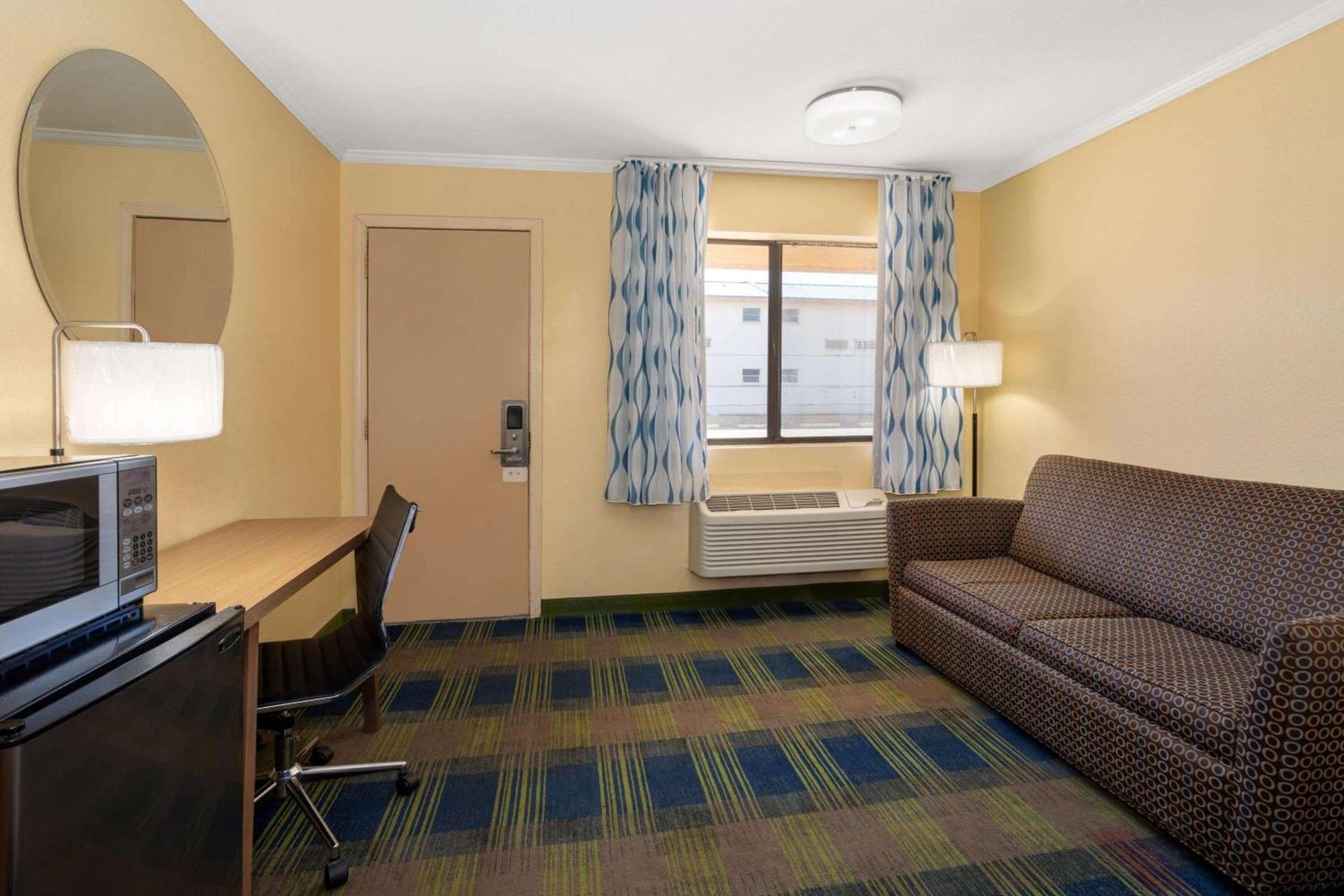 Days Inn by Wyndham Alamogordo White Sands photo 21