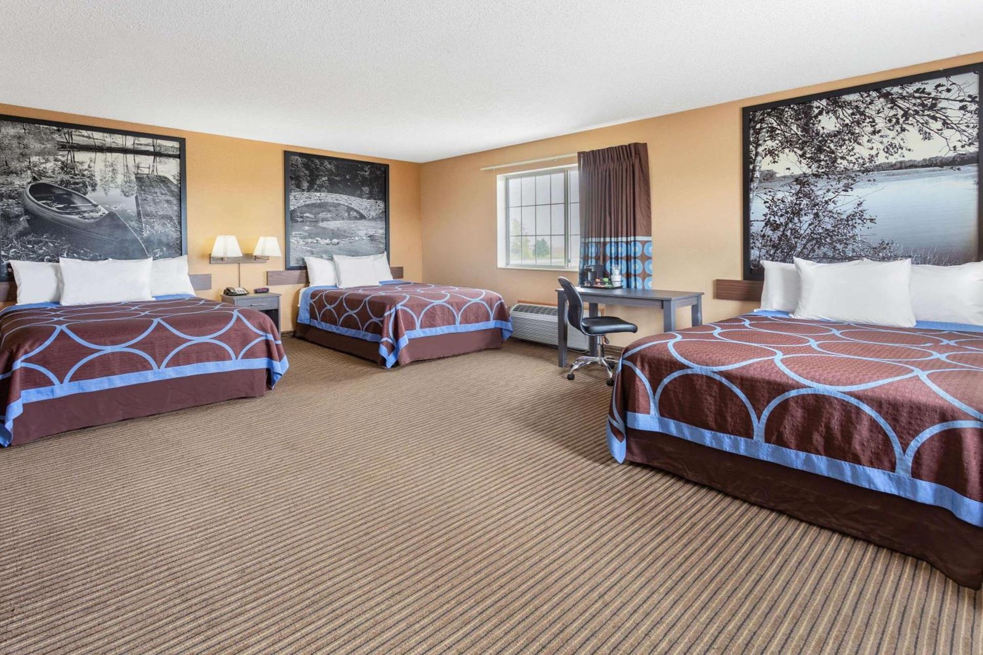 Super 8 by Wyndham Fort Dodge IA photo 8