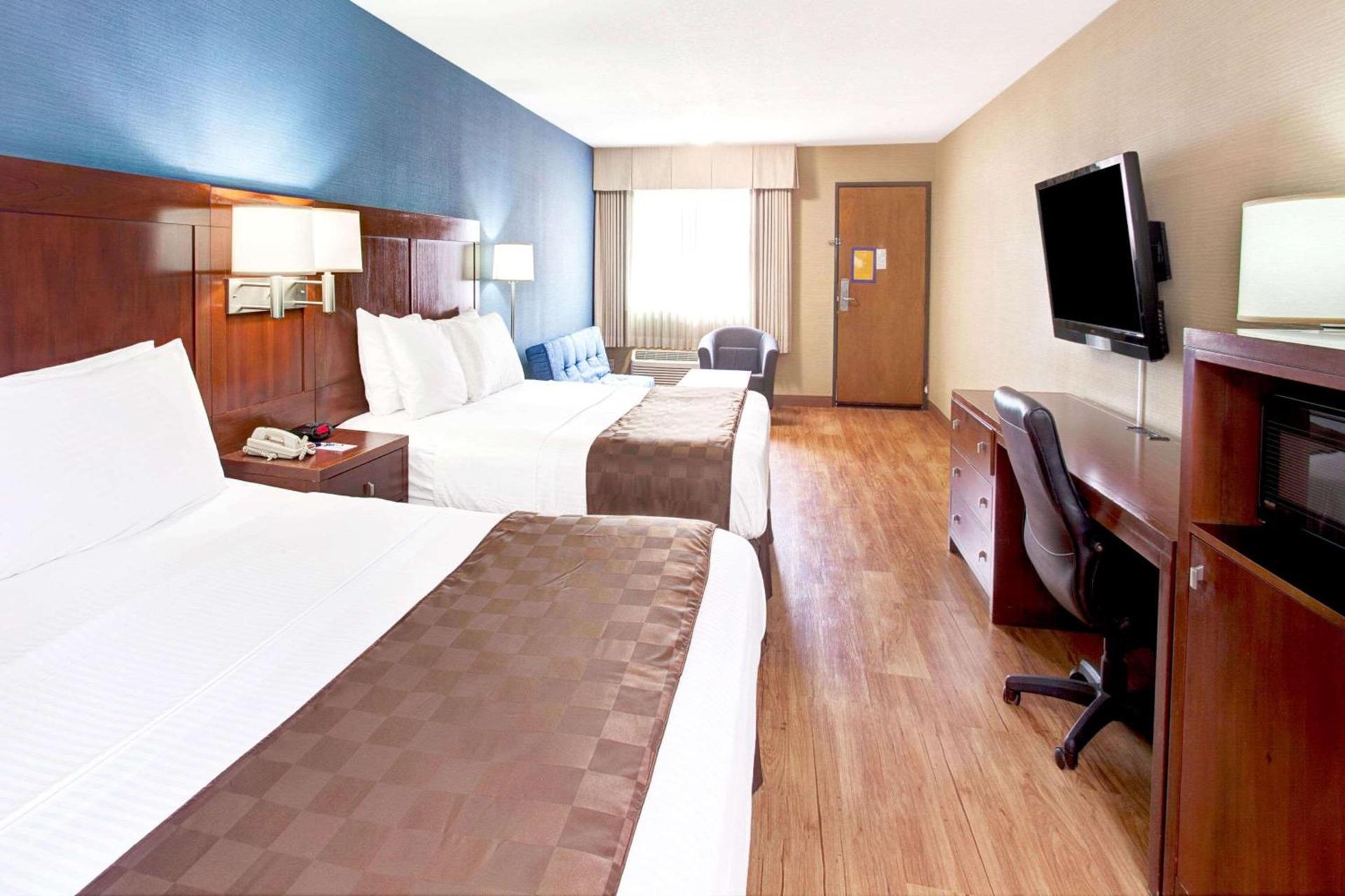 Travelodge by Wyndham Culver City photo 20