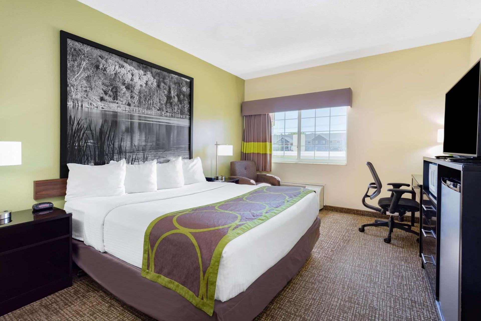 Emmetsburg Hotel & Suites photo 17