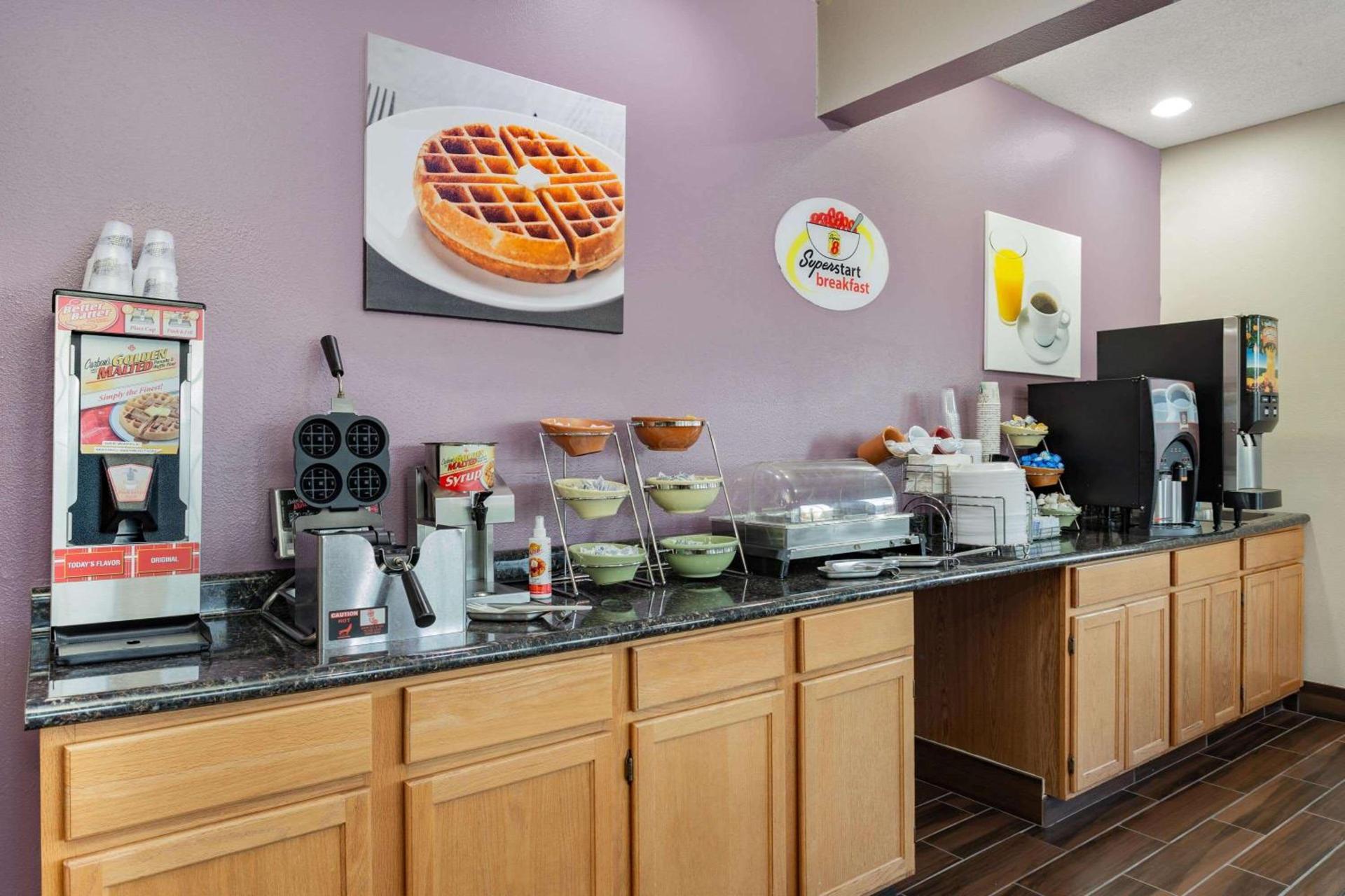 Emmetsburg Hotel & Suites photo 46