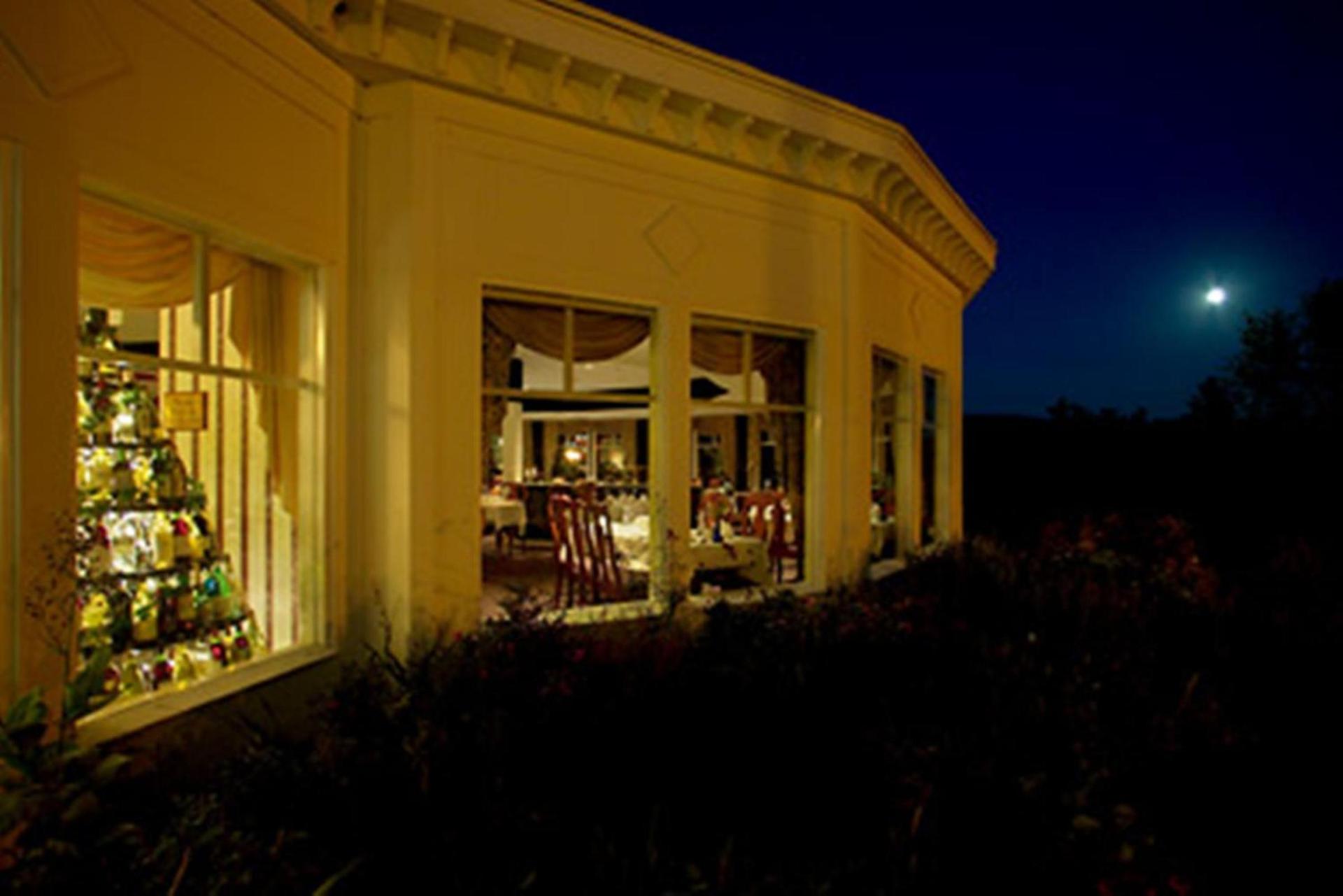 White Mountain Hotel and Resort photo 13