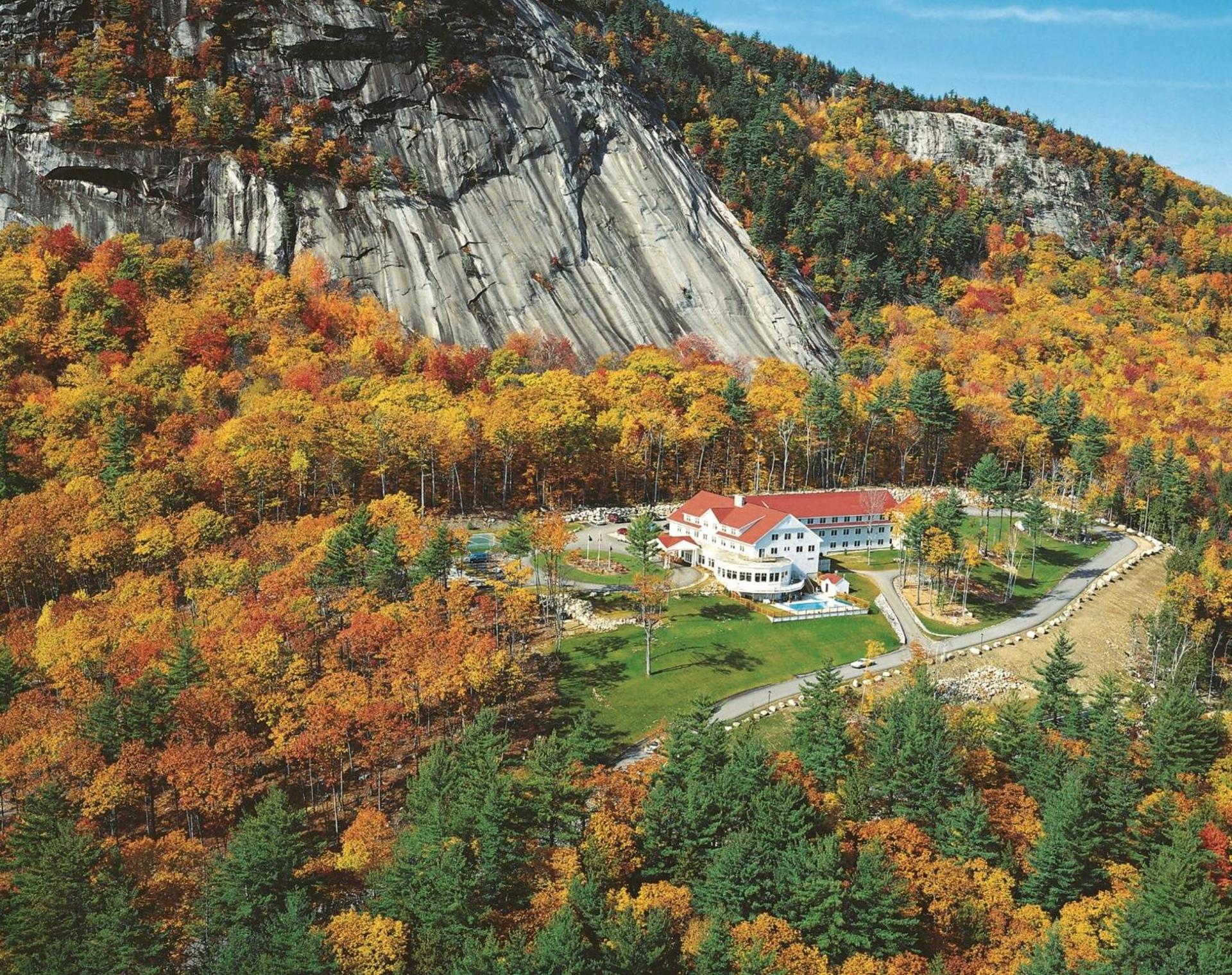 White Mountain Hotel and Resort photo 9