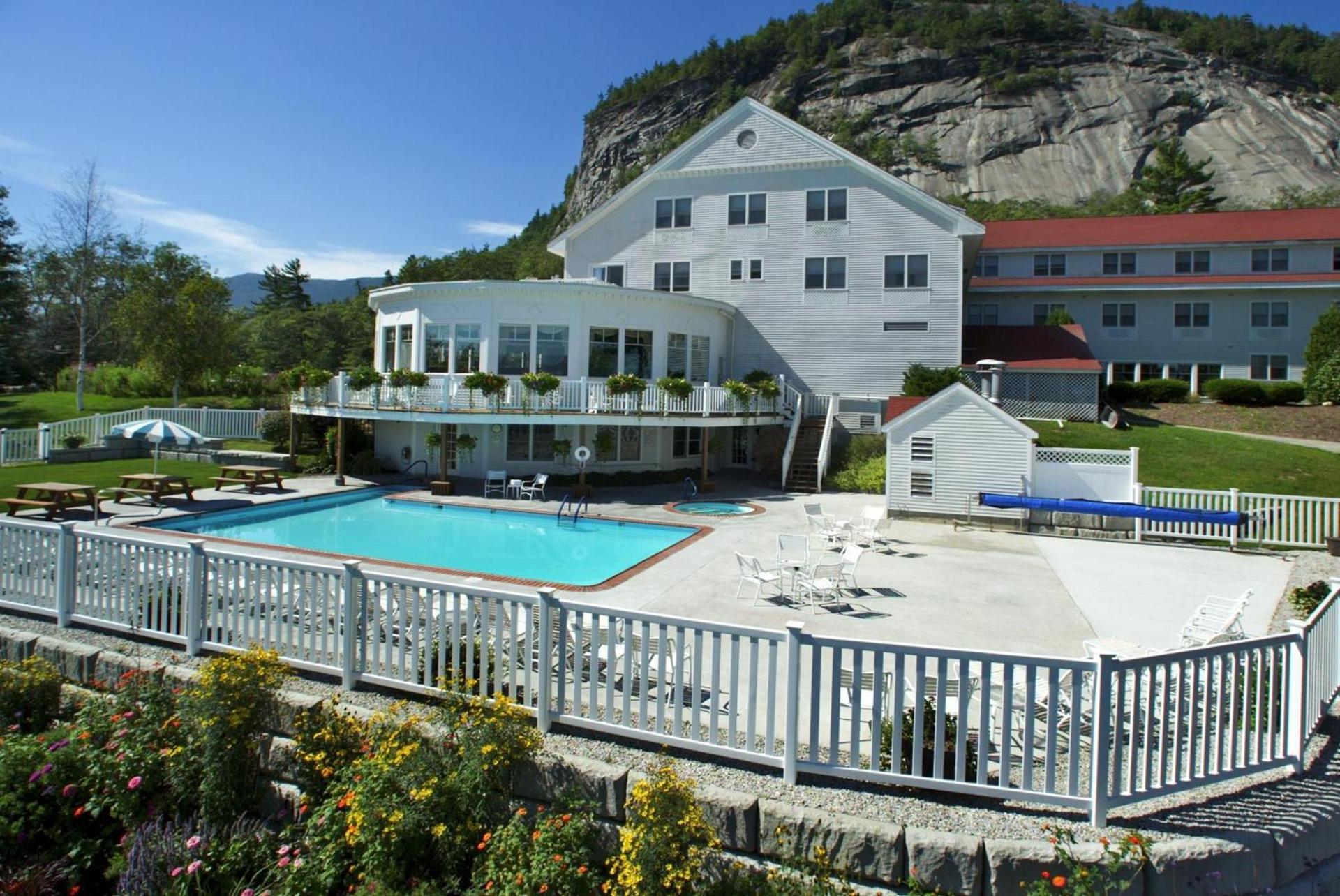 White Mountain Hotel and Resort photo 3