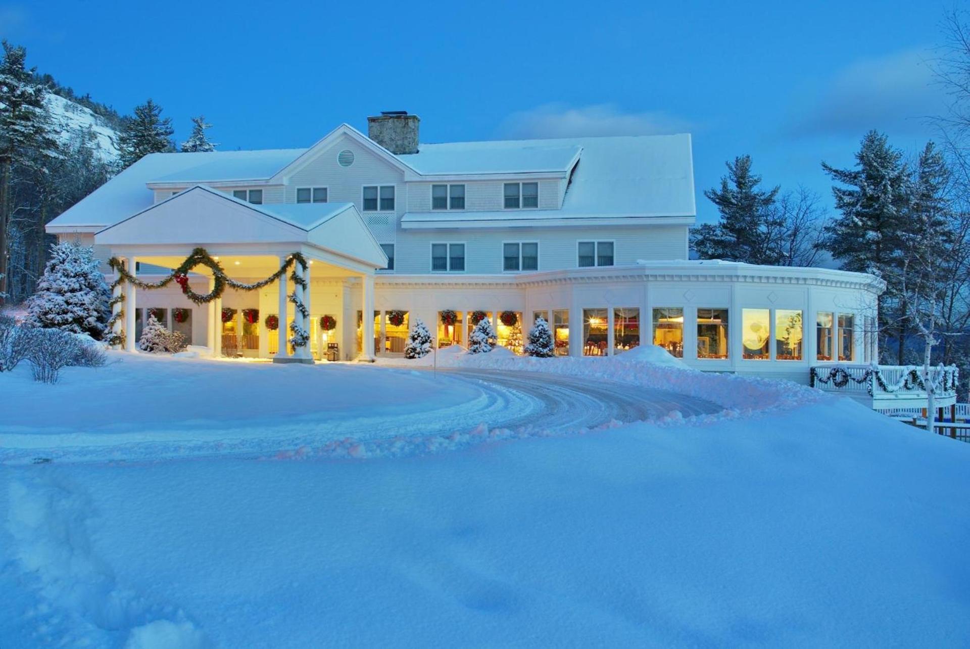 White Mountain Hotel and Resort photo 1