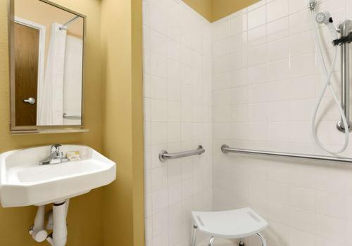 Microtel Inn & Suites by Wyndham photo 42