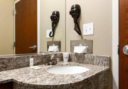 Microtel Inn & Suites by Wyndham photo 43