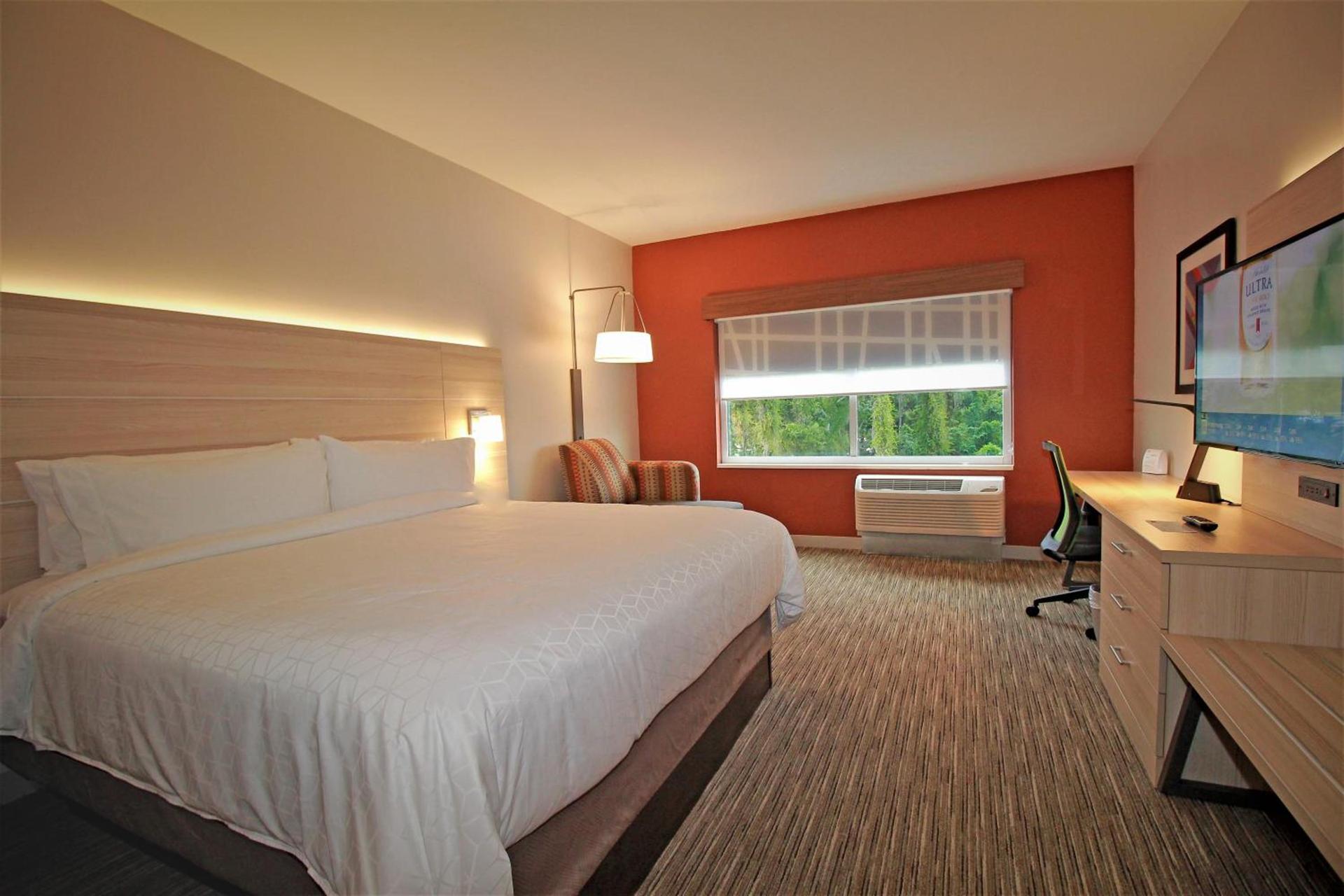 Holiday Inn Express & Suites Ocala by IHG photo 19