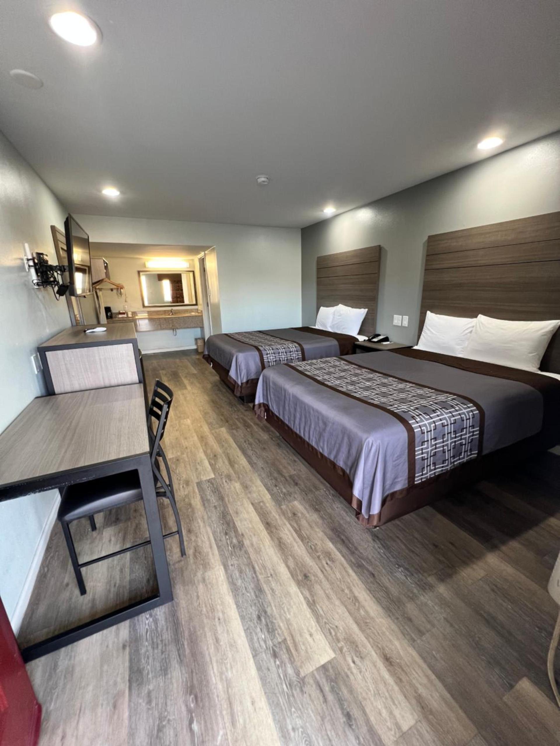 Continental Inn and Suites Nacogdoches TX SFA University Downtown photo 48