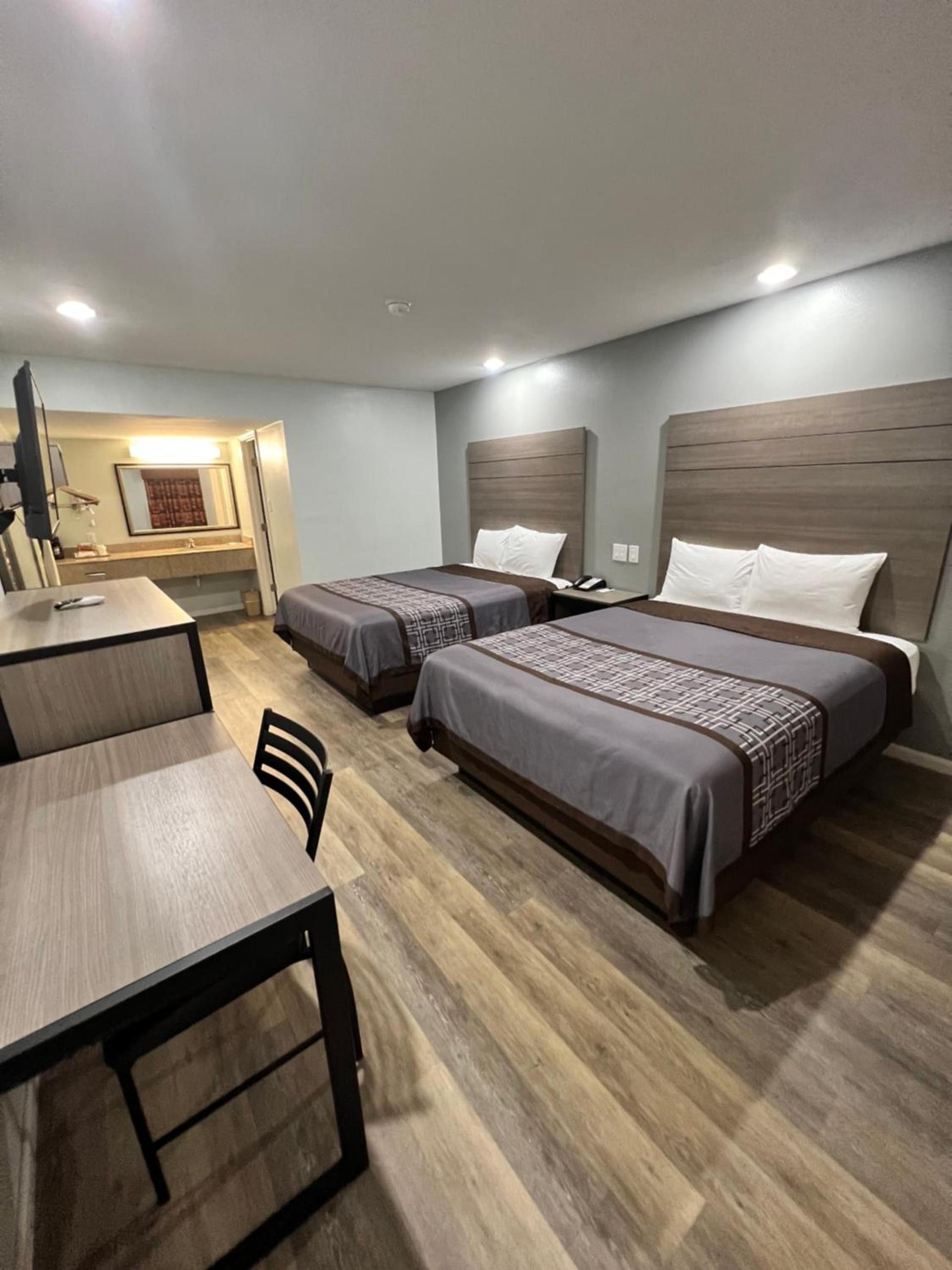 Continental Inn and Suites Nacogdoches TX SFA University Downtown photo 49