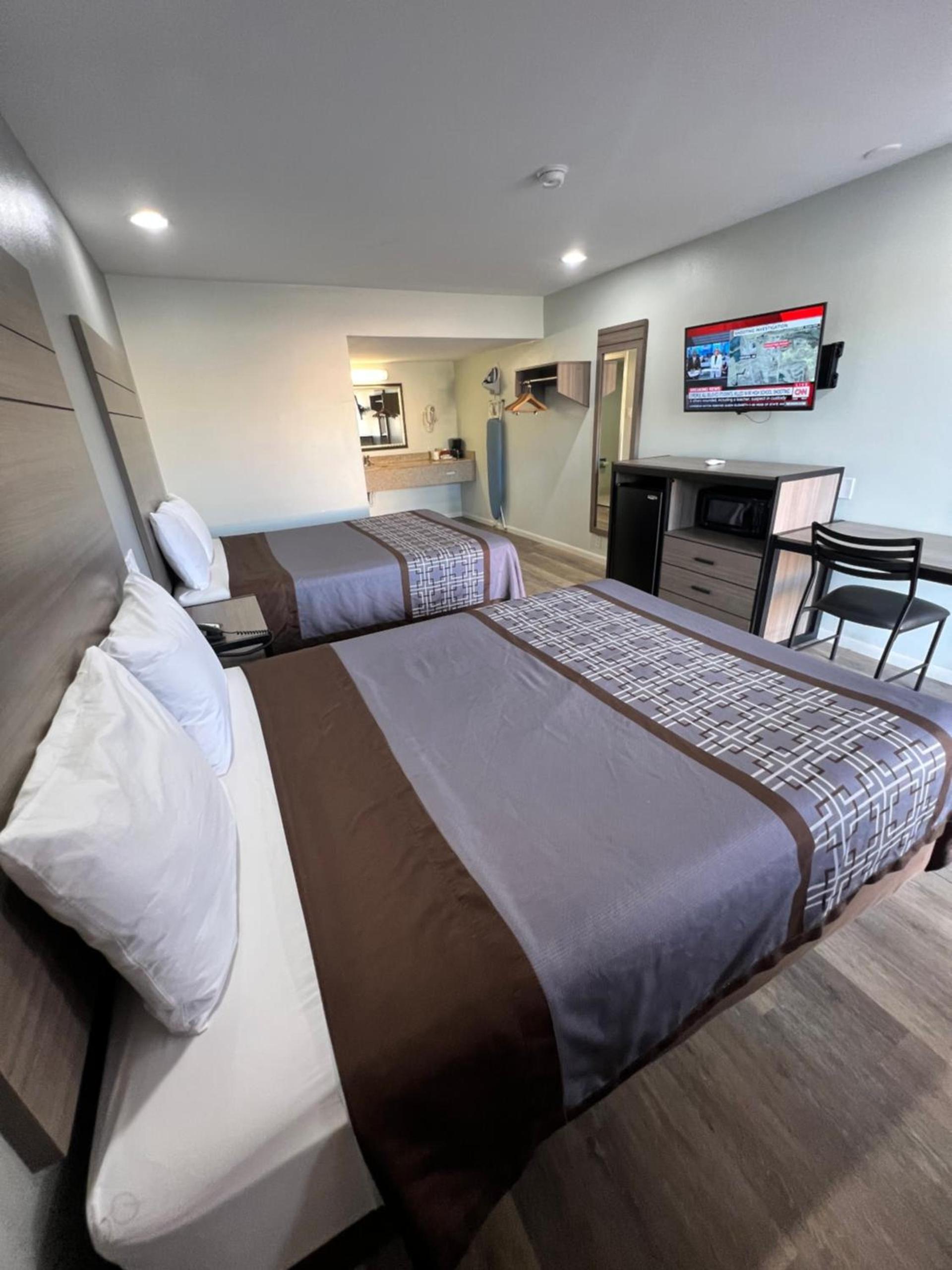 Continental Inn and Suites Nacogdoches TX SFA University Downtown photo 50