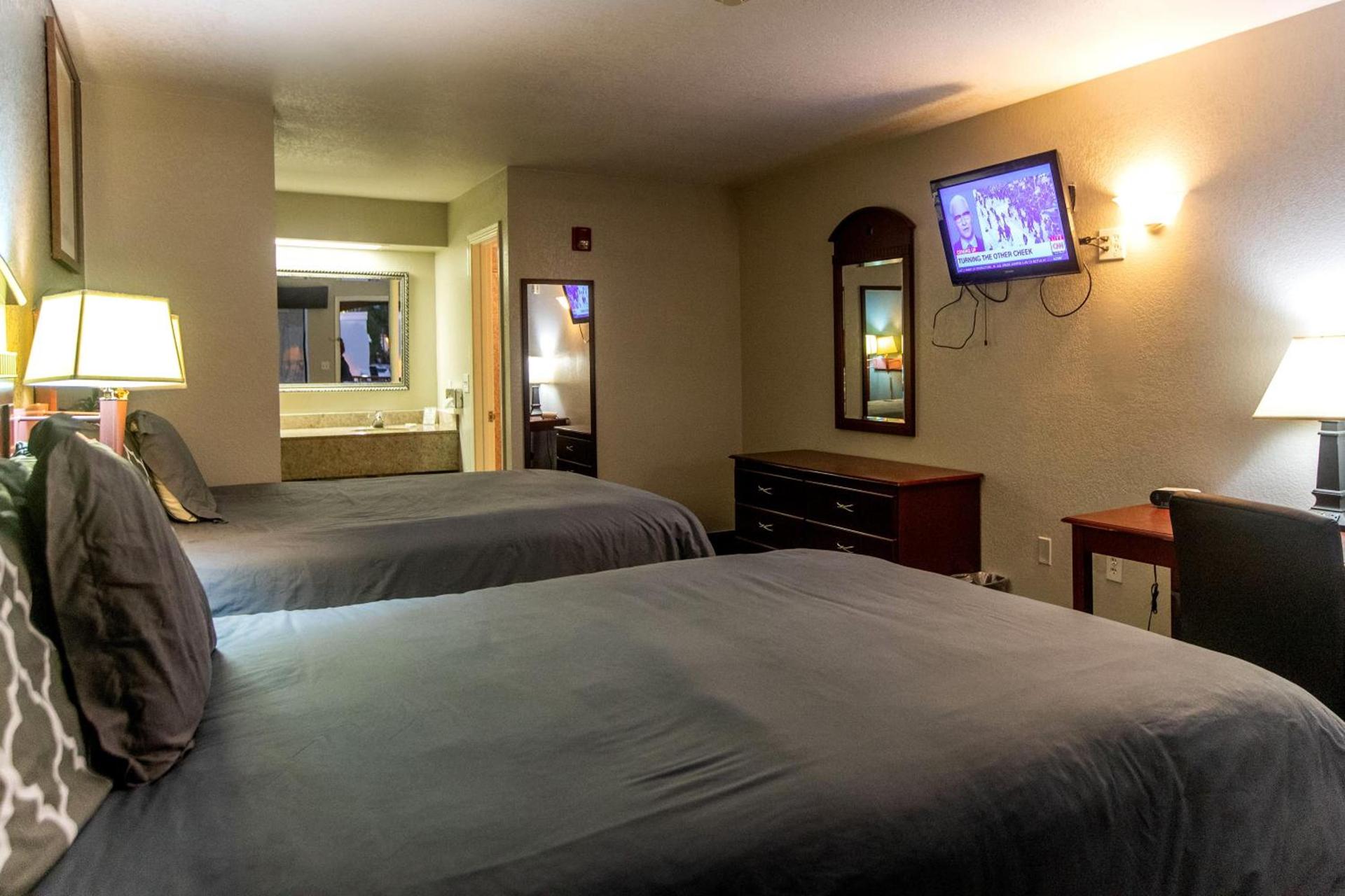 Magnolia Inn and Suites photo 28